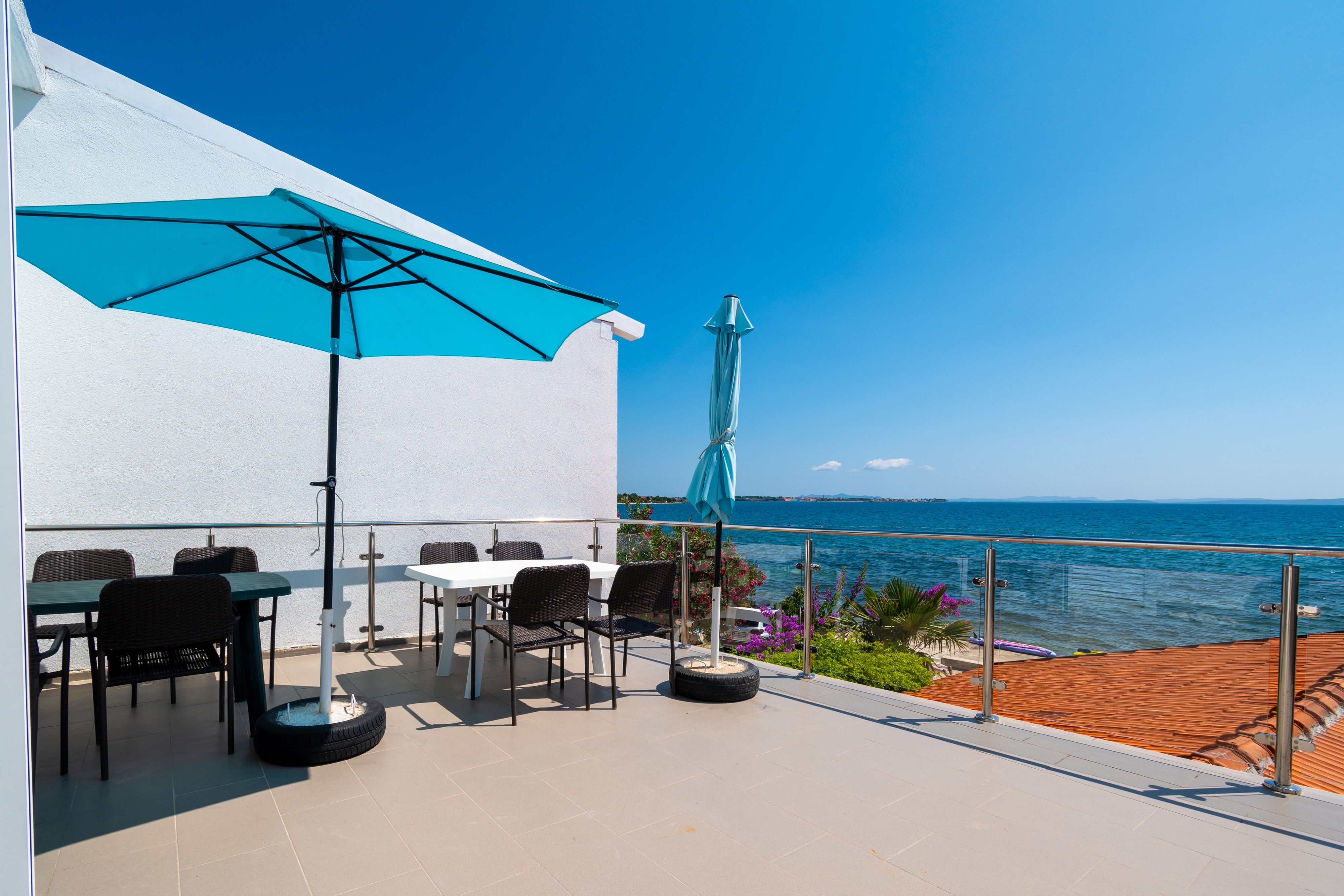 Comfortable and spacious apartment near beach Vir  A-a