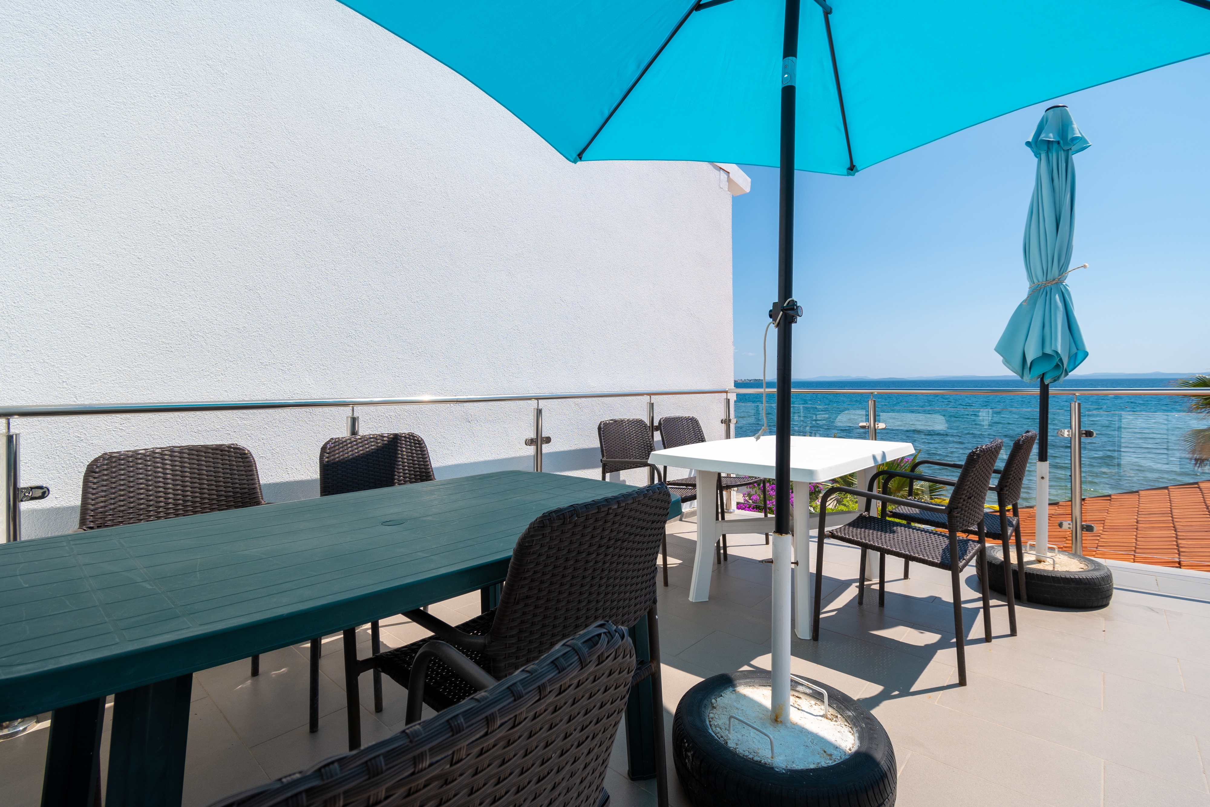 Comfortable and spacious apartment near beach Vir  A-a