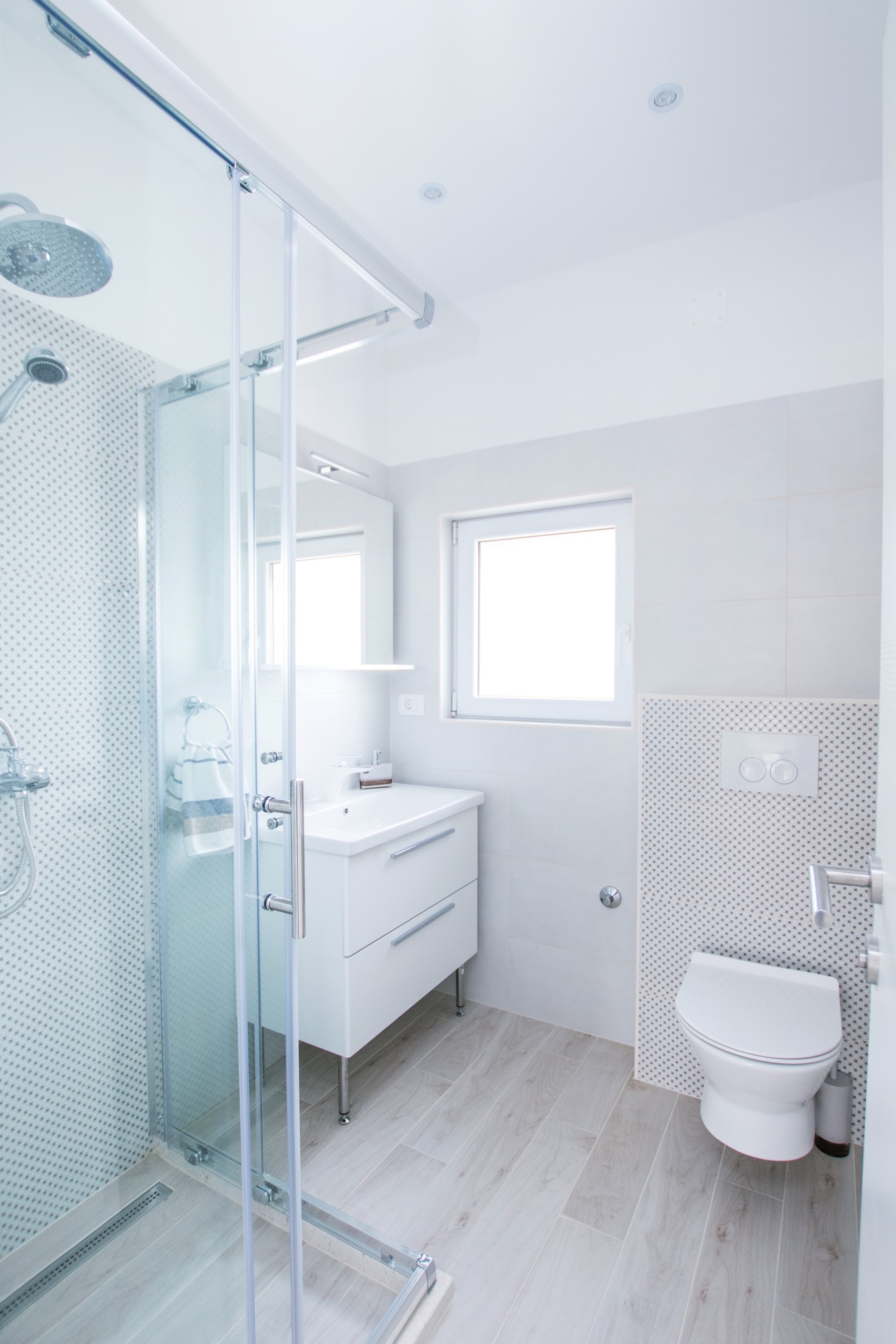 Comfortable and spacious house with terrace and sea view Plano, Trogir  K