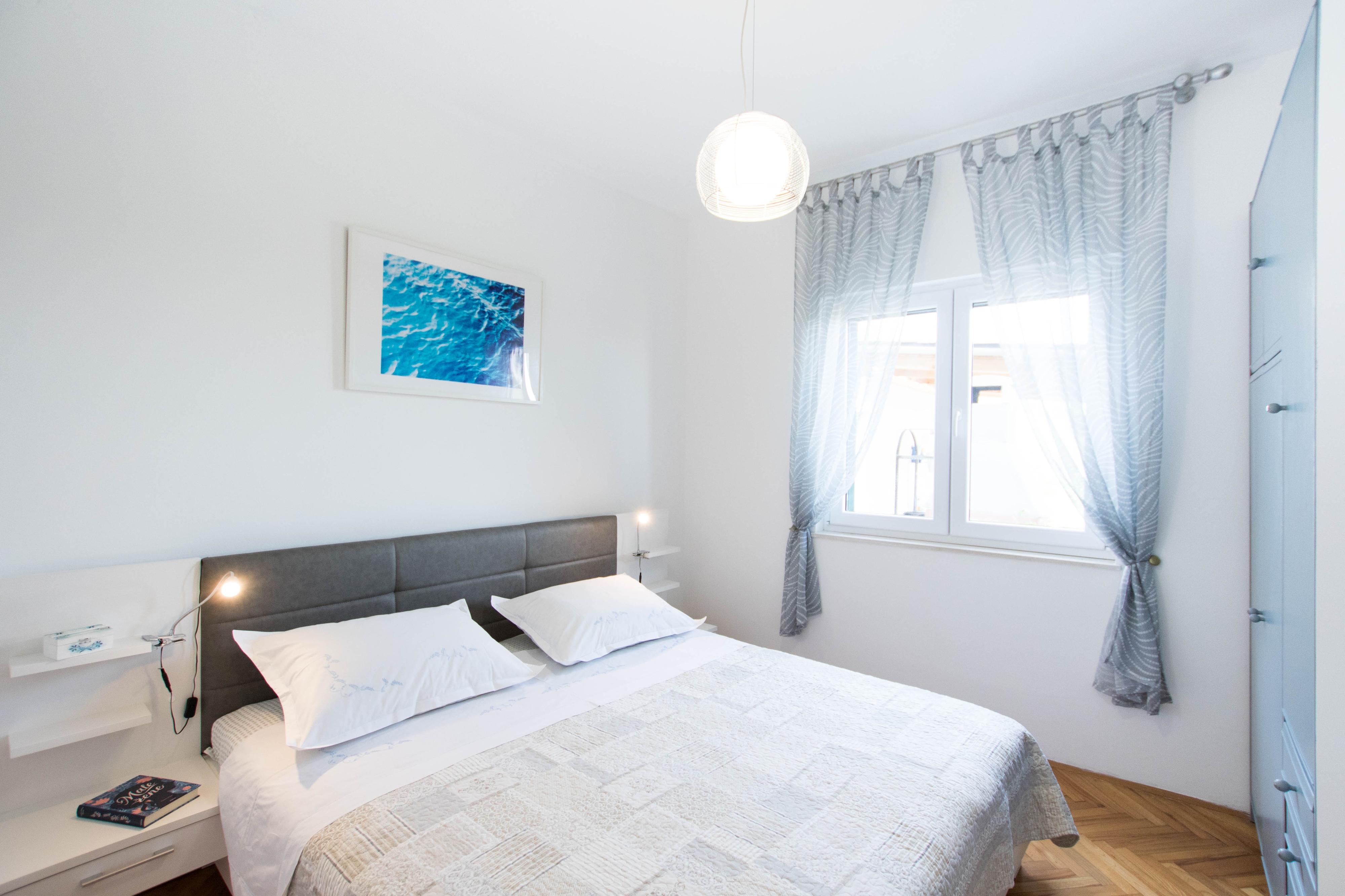 Comfortable and spacious house with terrace and sea view Plano, Trogir  K