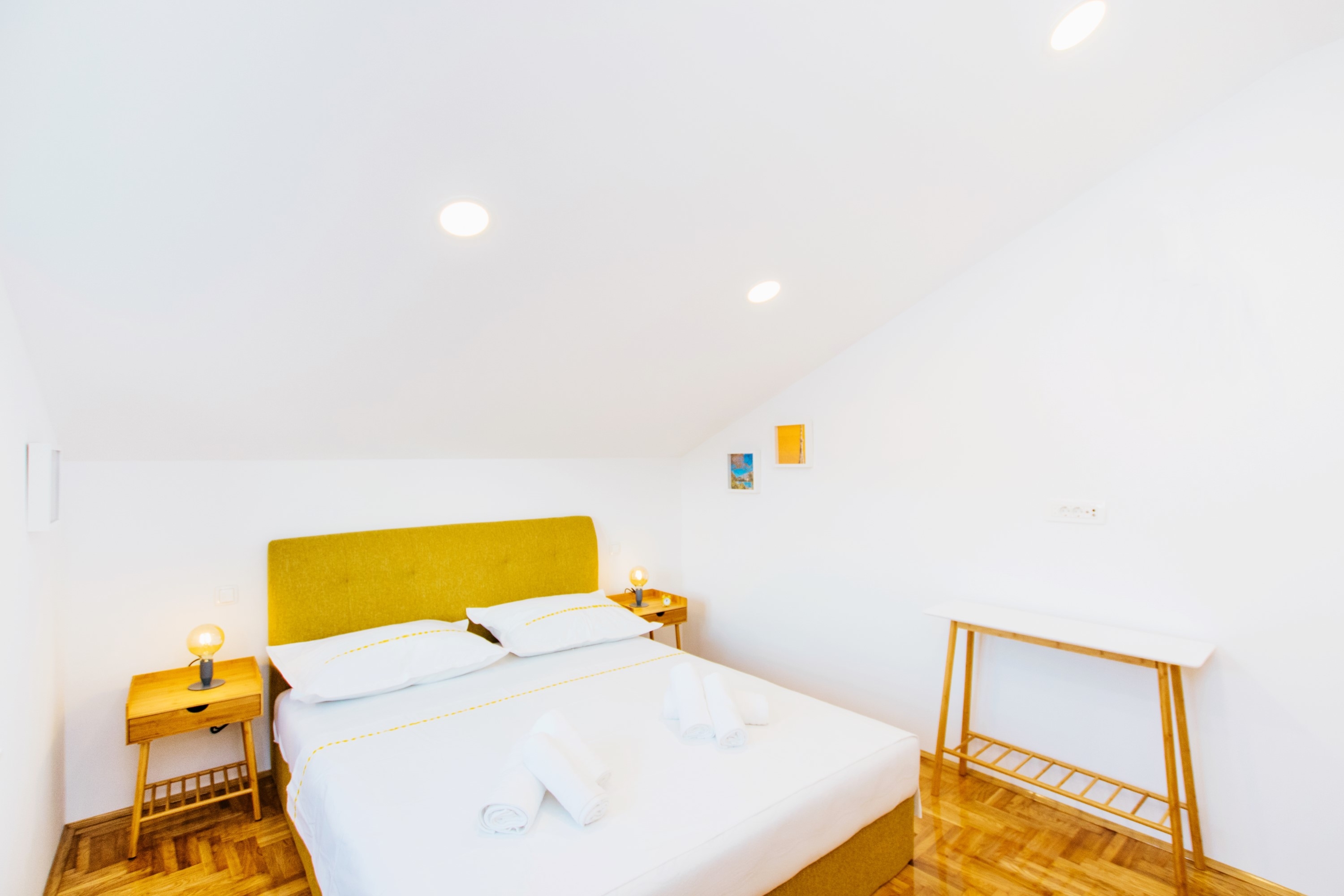 Comfortable and spacious house with terrace and sea view Plano, Trogir  K
