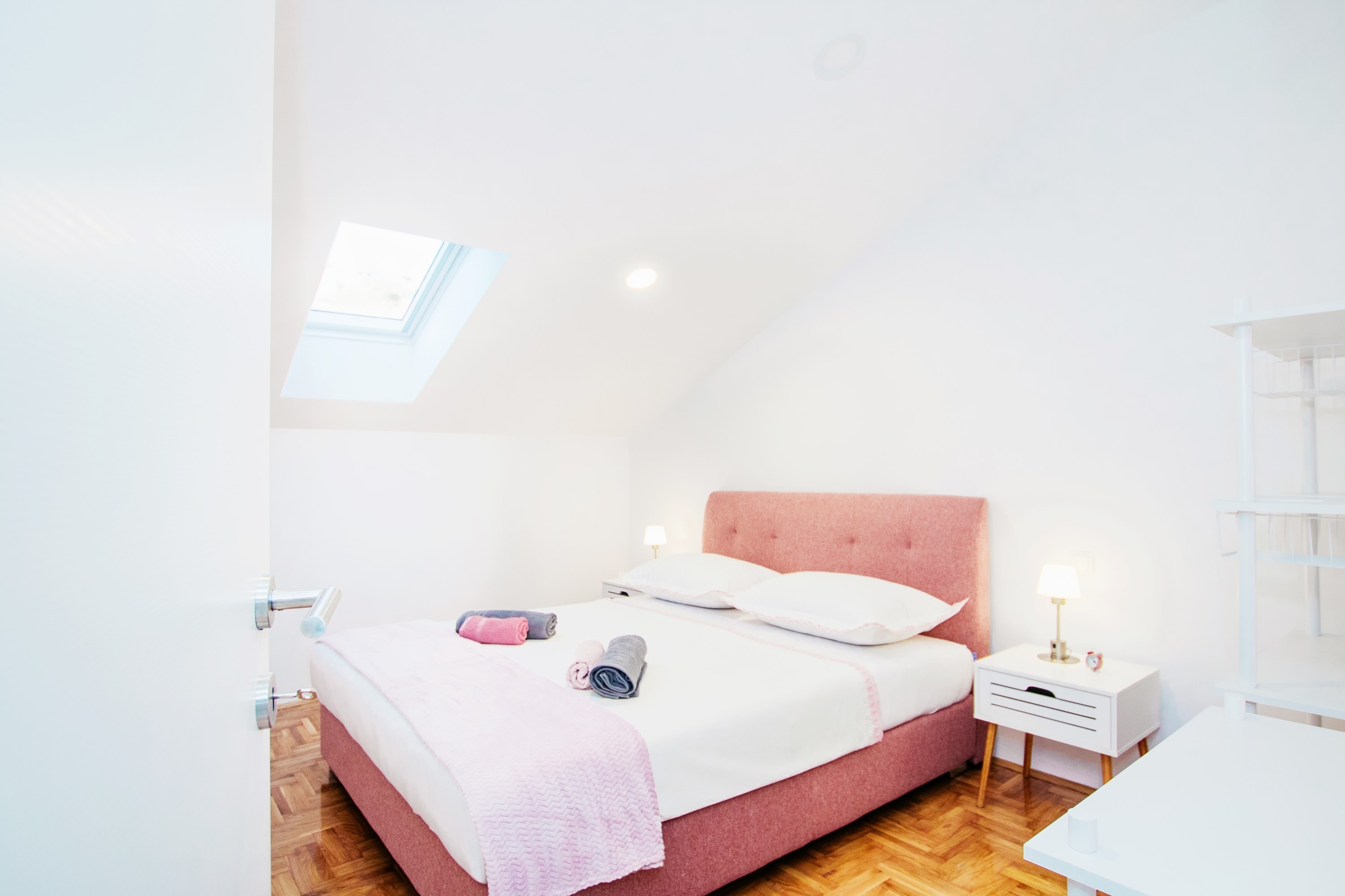Comfortable and spacious house with terrace and sea view Plano, Trogir  K