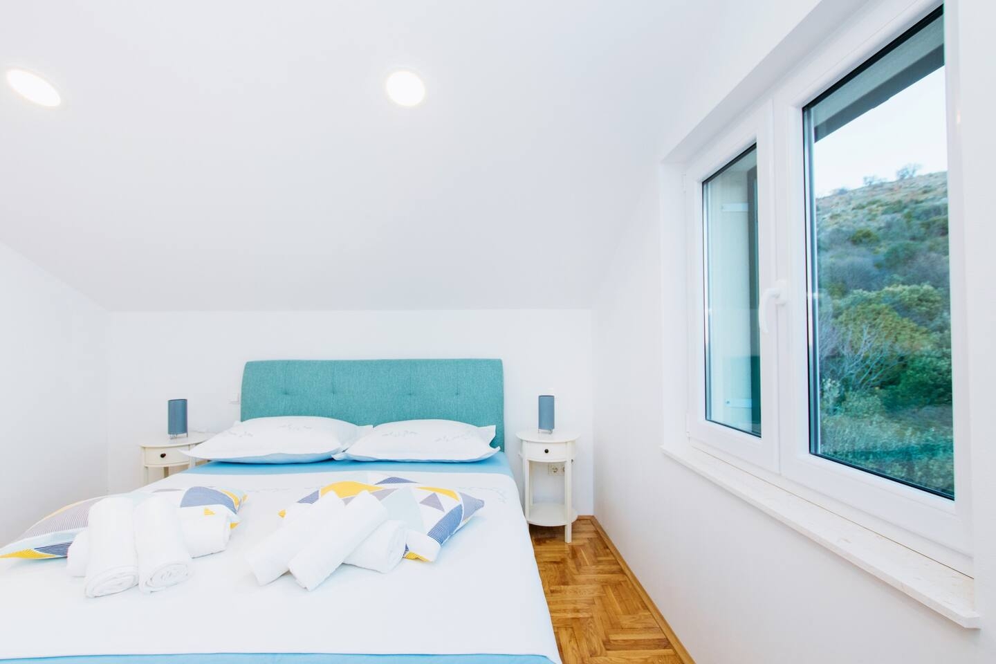 Comfortable and spacious house with terrace and sea view Plano, Trogir  K