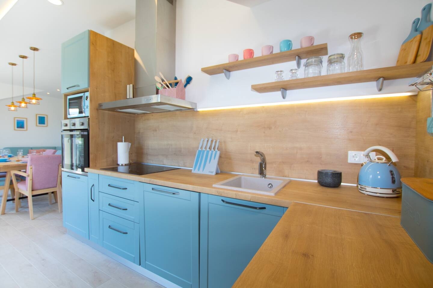 Comfortable and spacious house with terrace and sea view Plano, Trogir  K