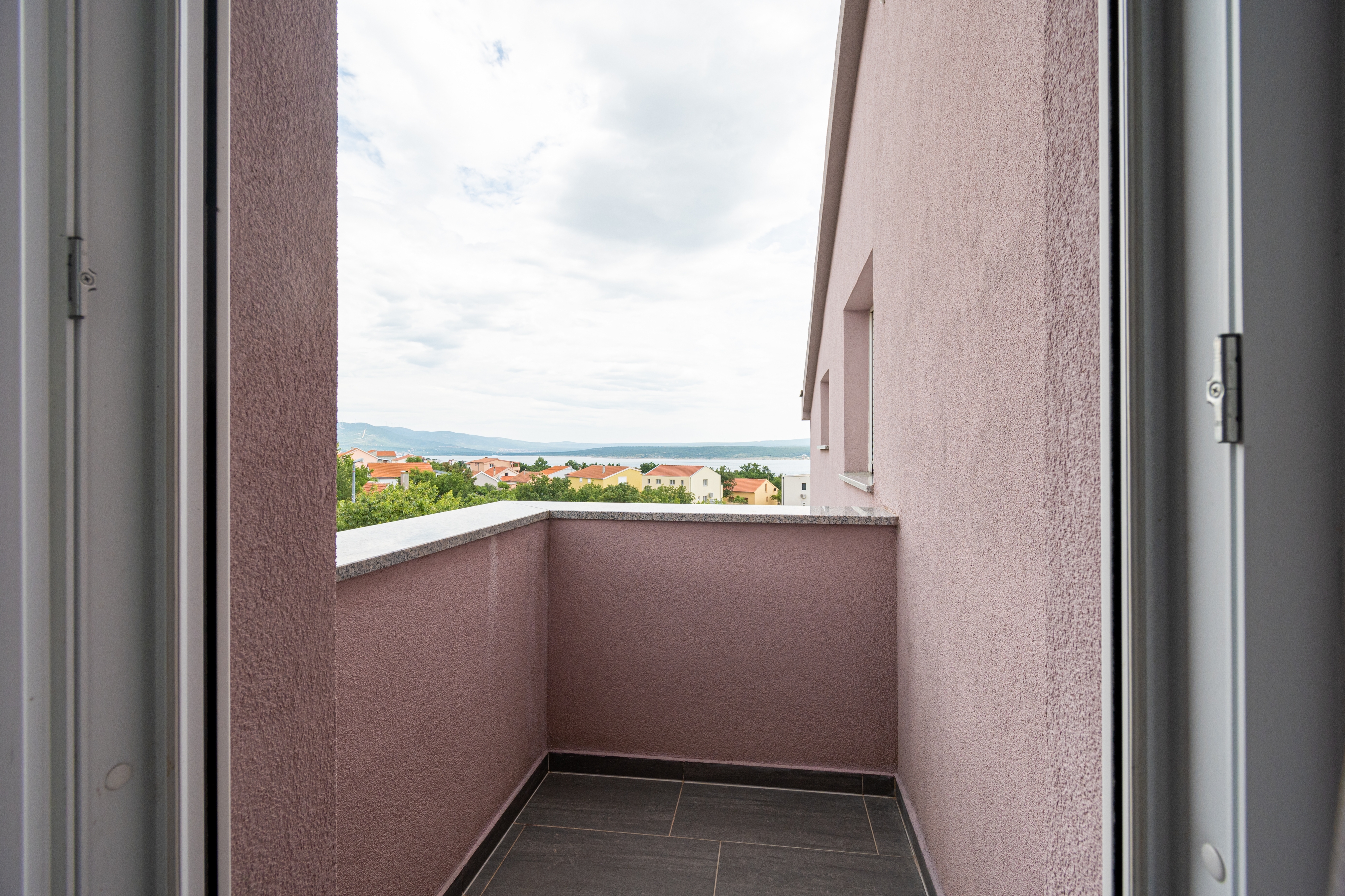 Three bedroom apartment with terrace and sea view Maslenica, Novigrad  A-a