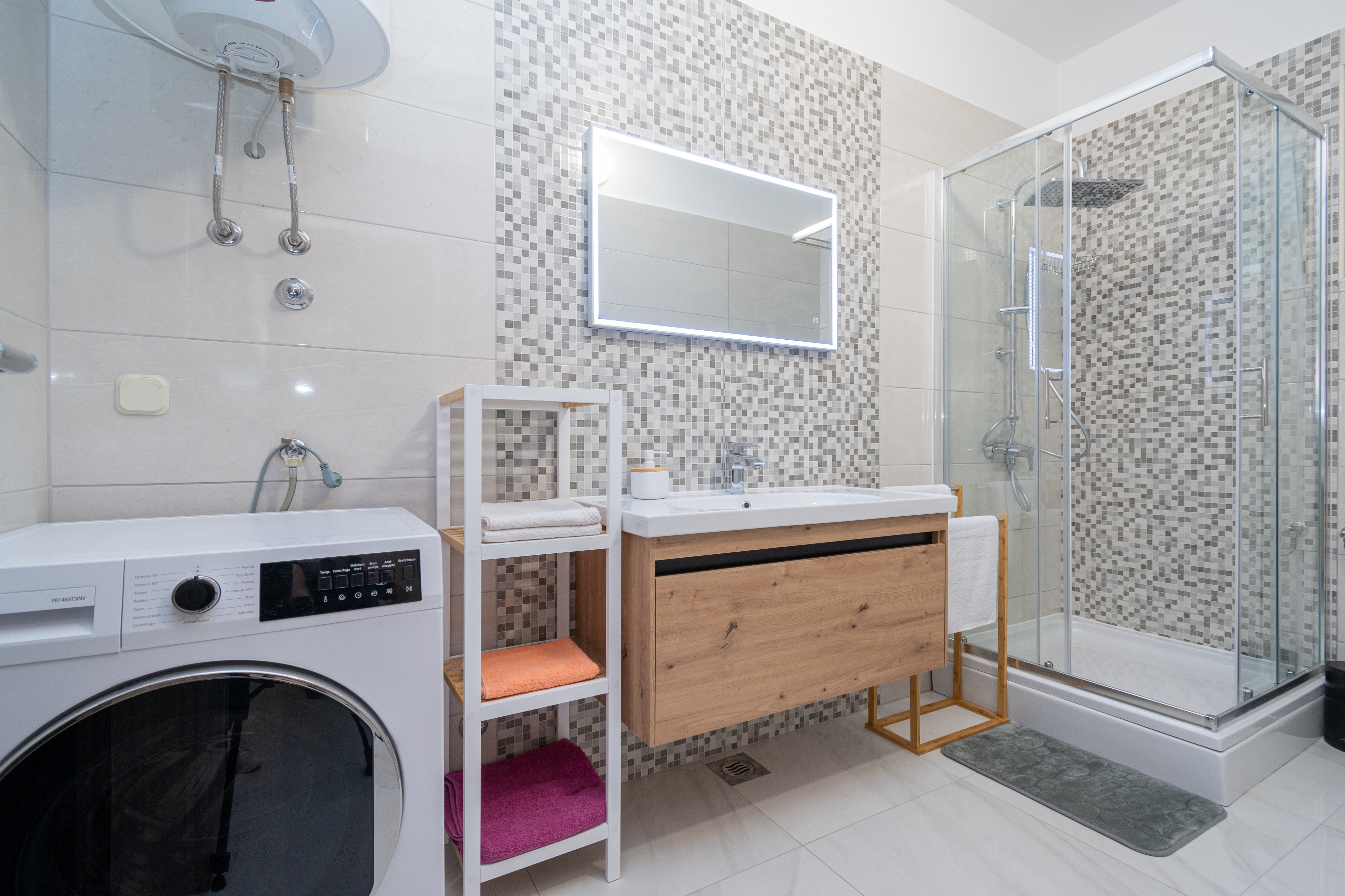 Three bedroom apartment with terrace and sea view Maslenica, Novigrad  A-a