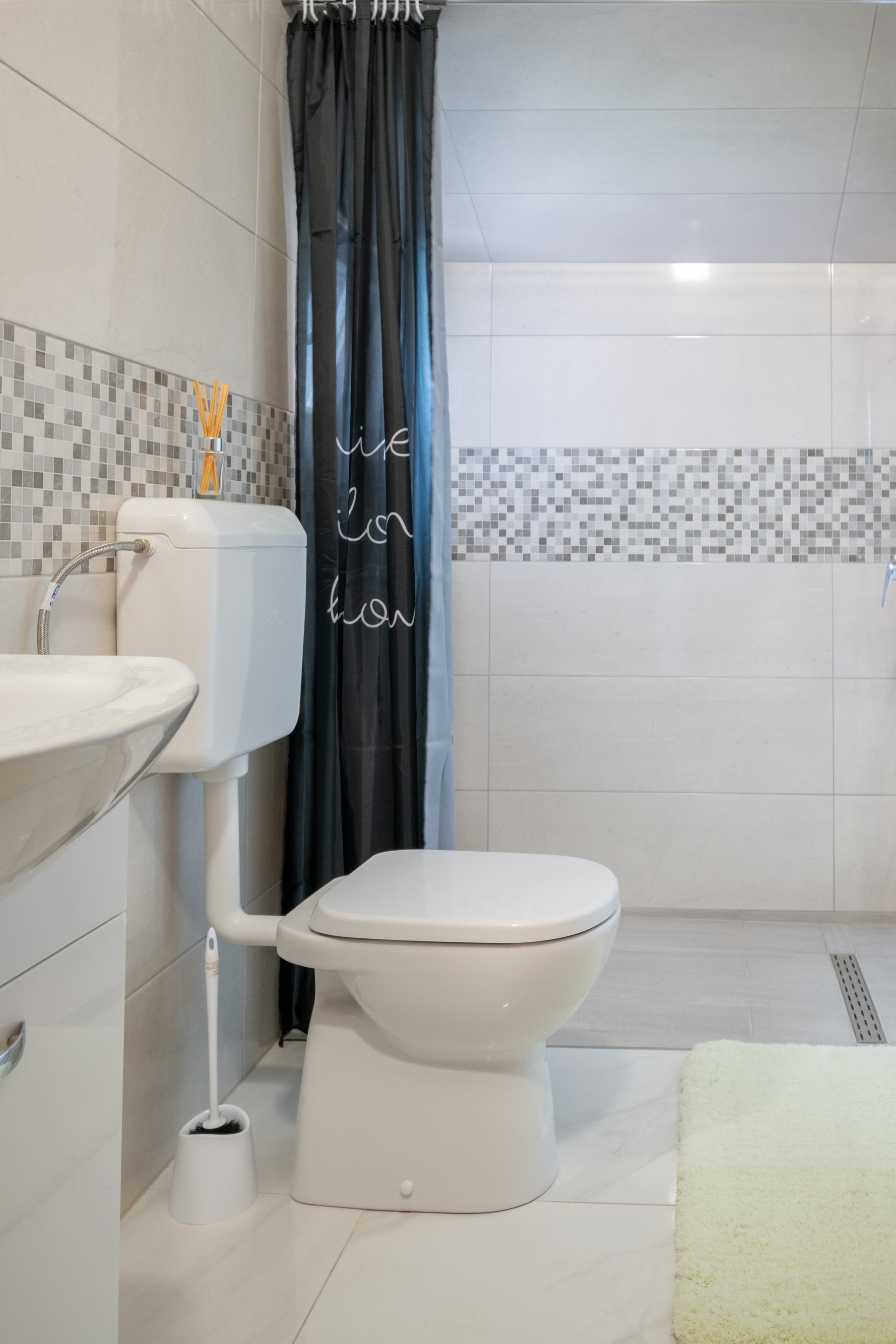 Three bedroom apartment with terrace and sea view Maslenica, Novigrad  A-a