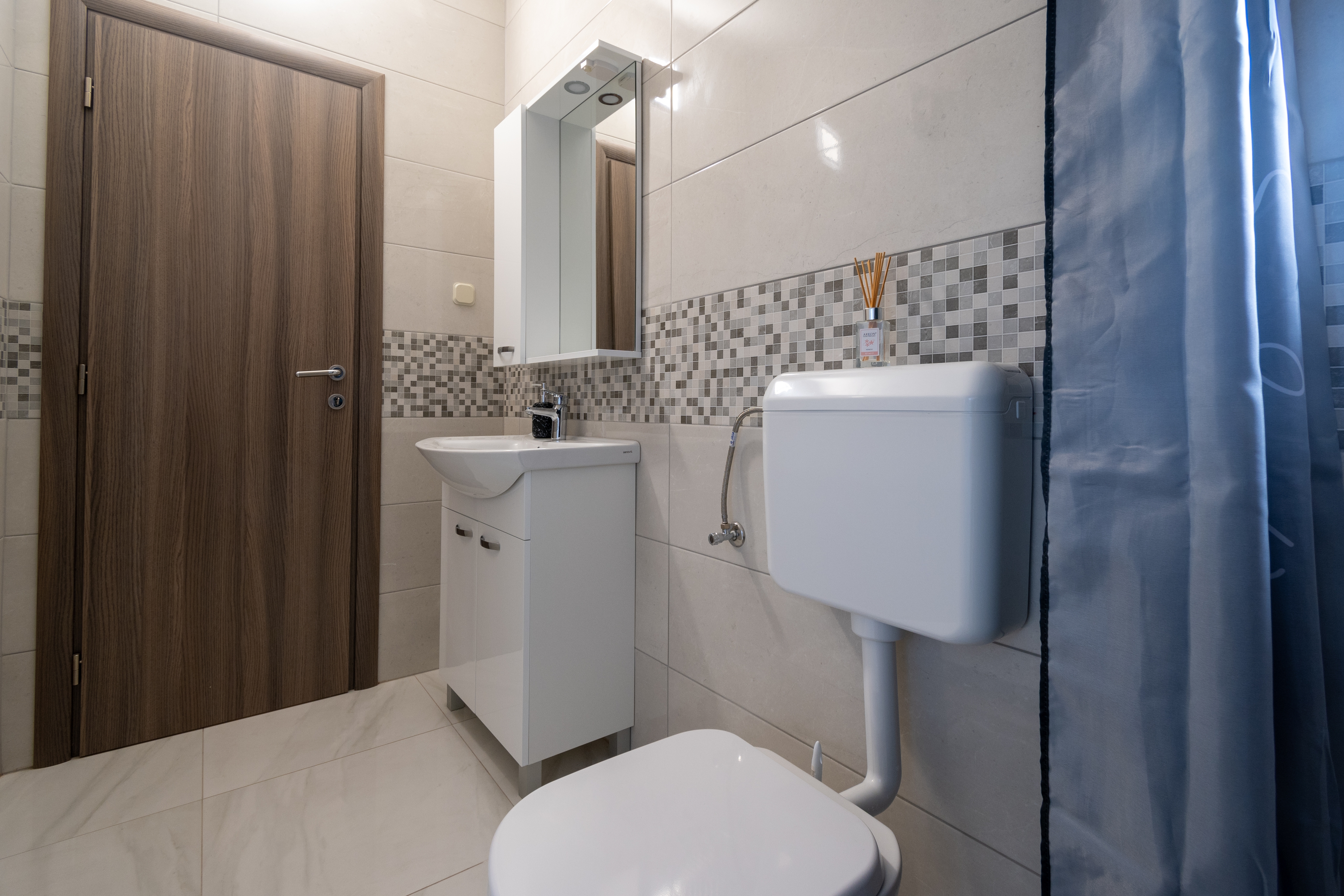 Three bedroom apartment with terrace and sea view Maslenica, Novigrad  A-a