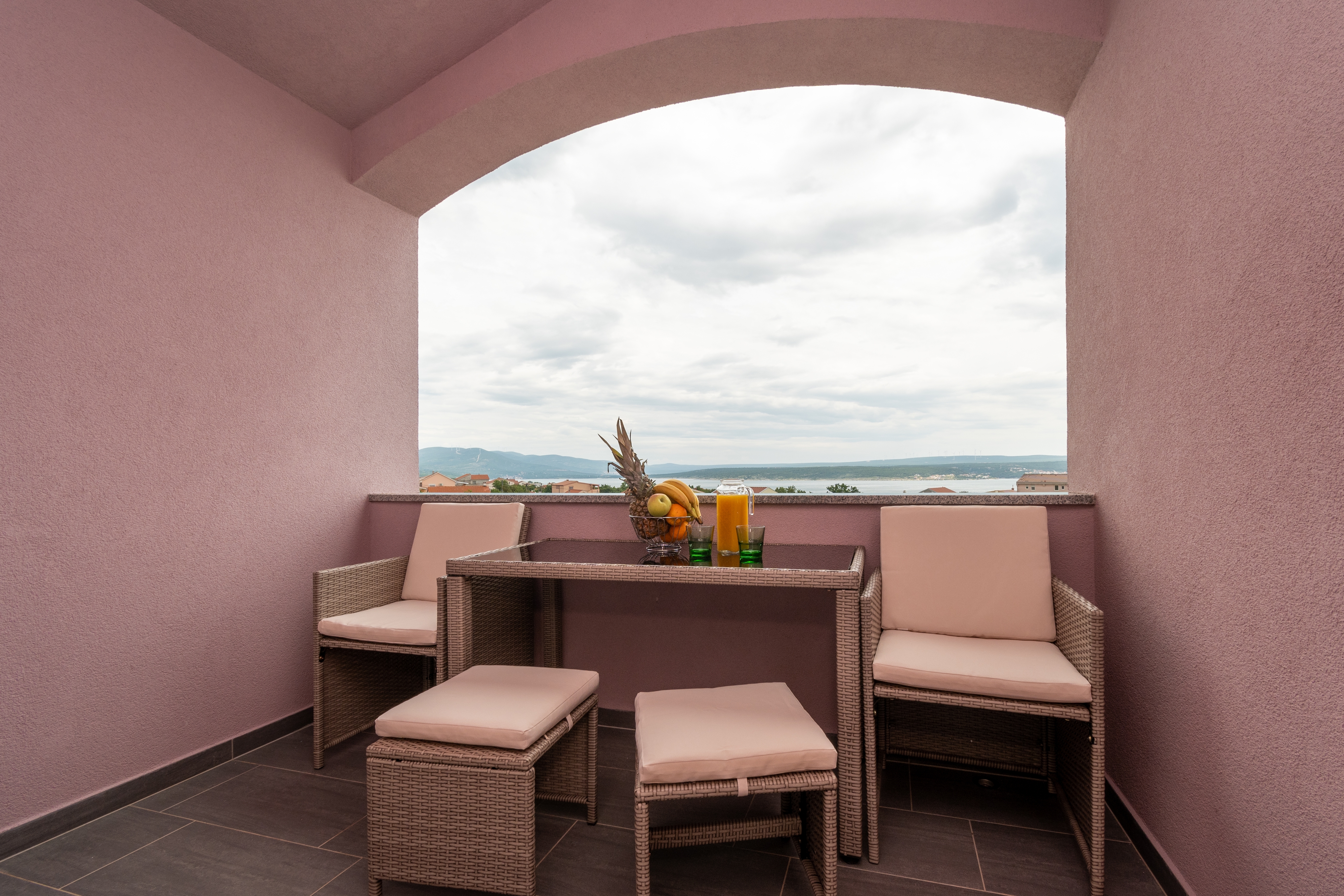 Three bedroom apartment with terrace and sea view Maslenica, Novigrad  A-a