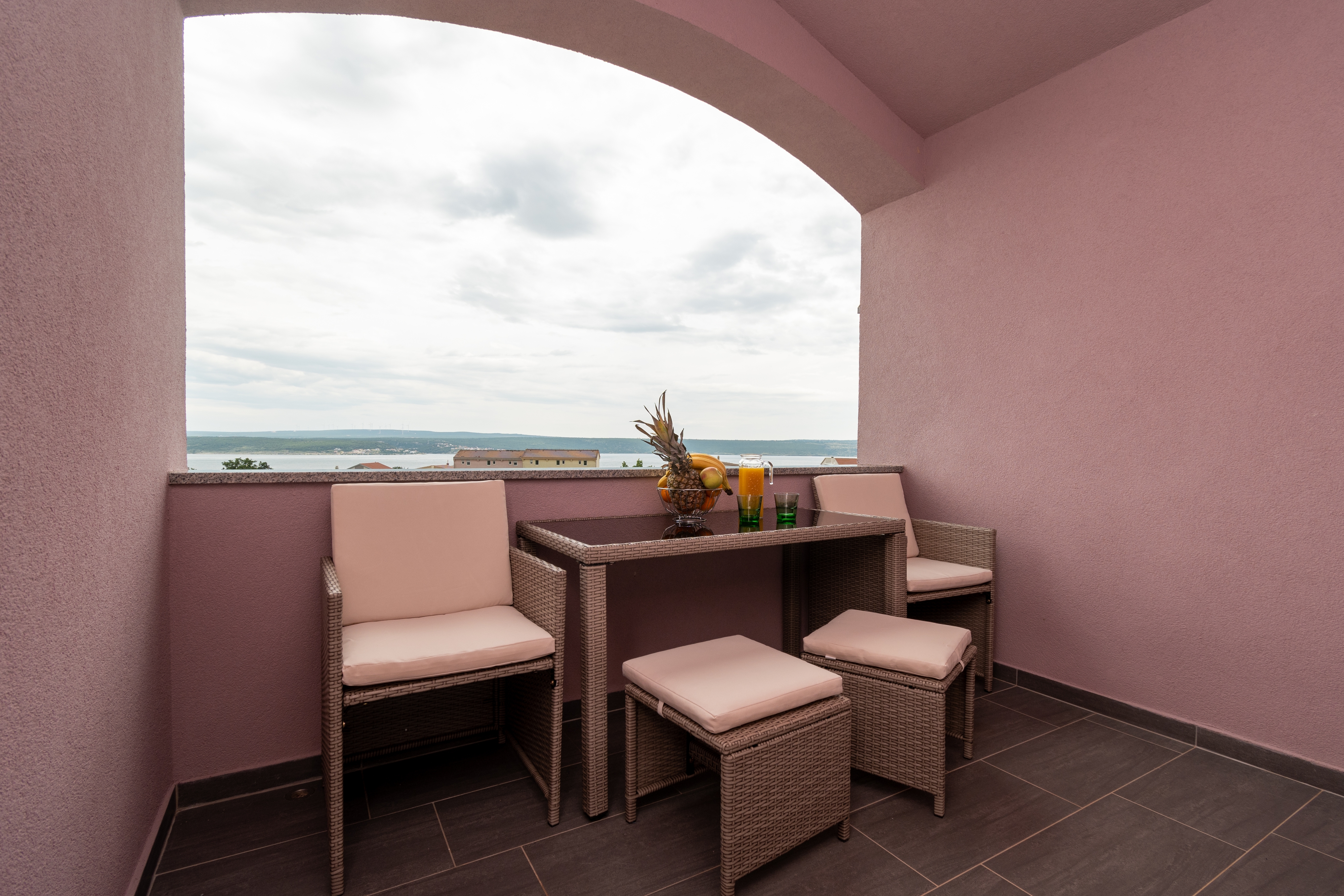 Three bedroom apartment with terrace and sea view Maslenica, Novigrad  A-a