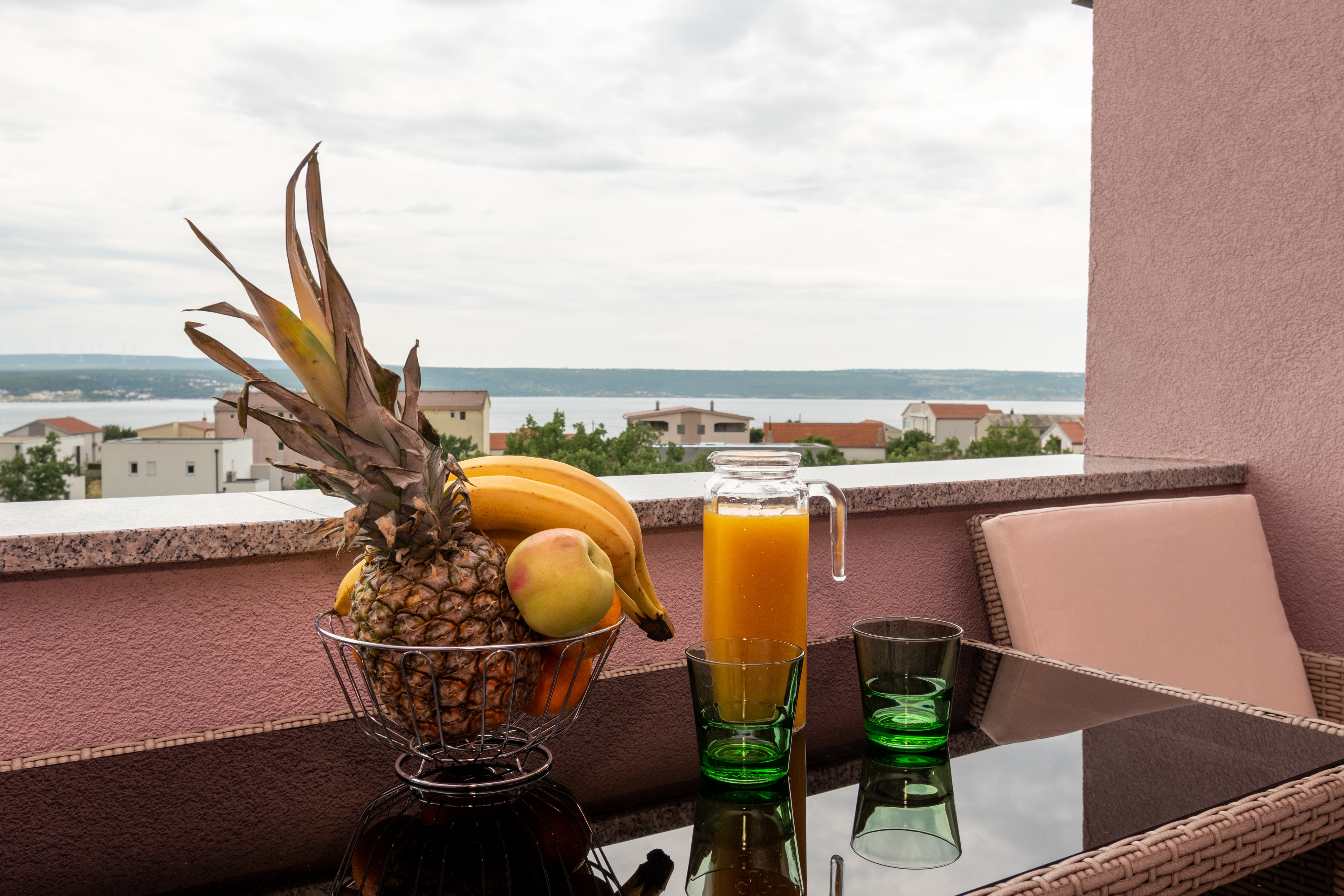 Three bedroom apartment with terrace and sea view Maslenica, Novigrad  A-a