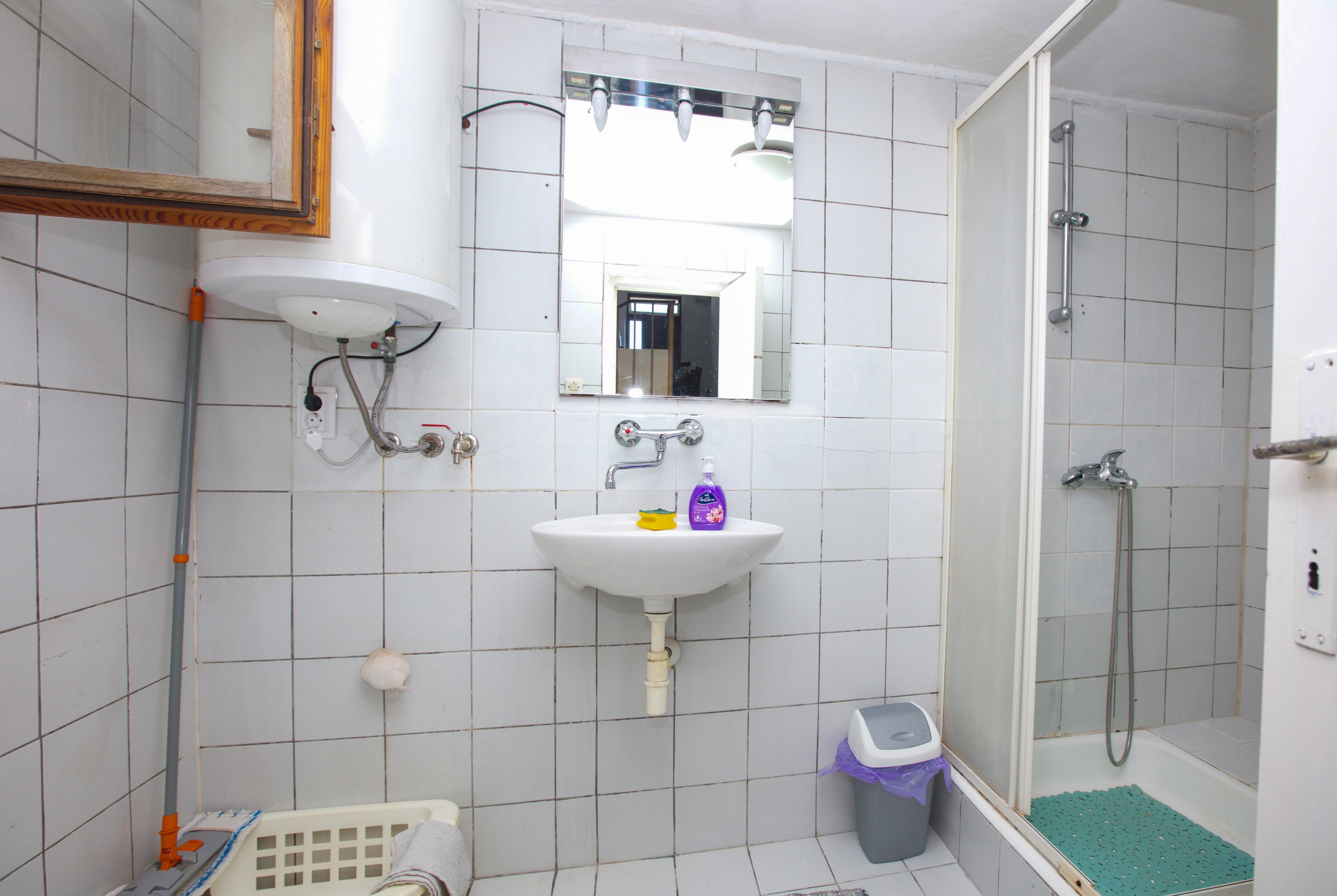 Three bedroom apartment with balcony Tisno, Murter  A-a