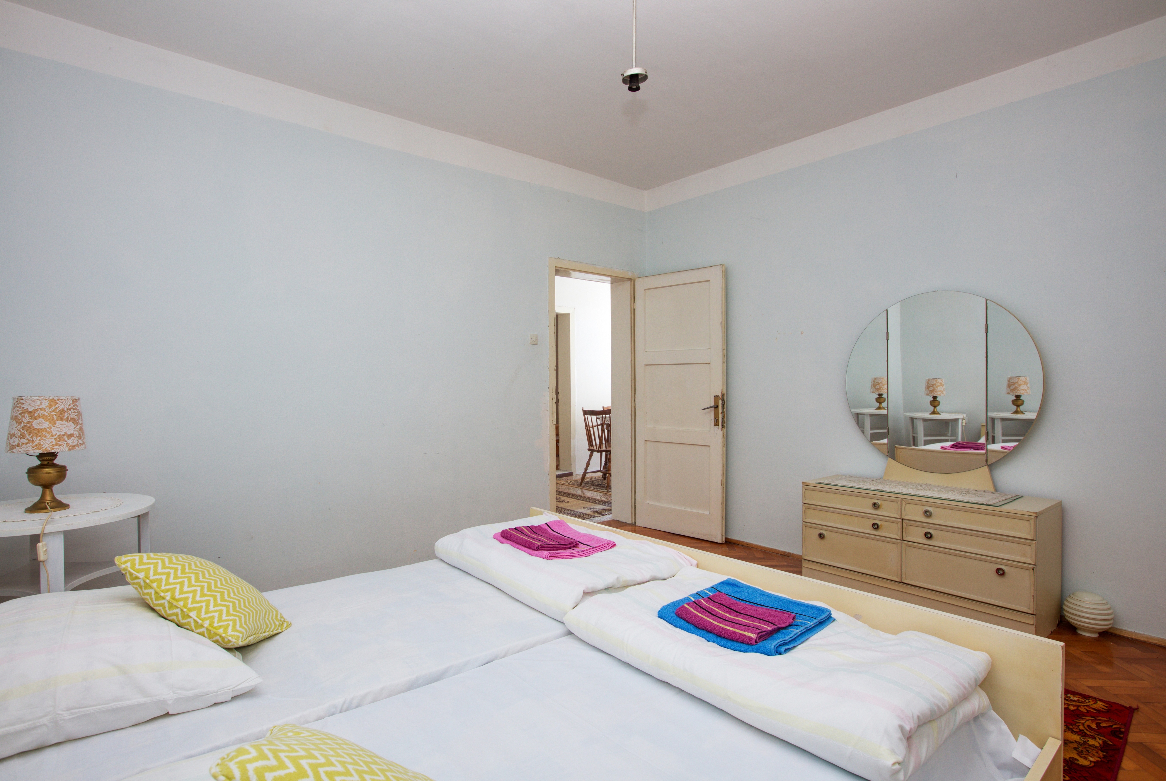 Three bedroom apartment with balcony Tisno, Murter  A-a