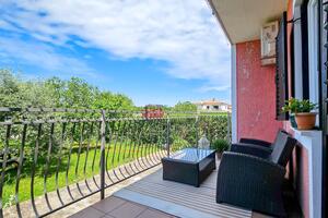 Apartmaji s parkingom Novigrad - 21412