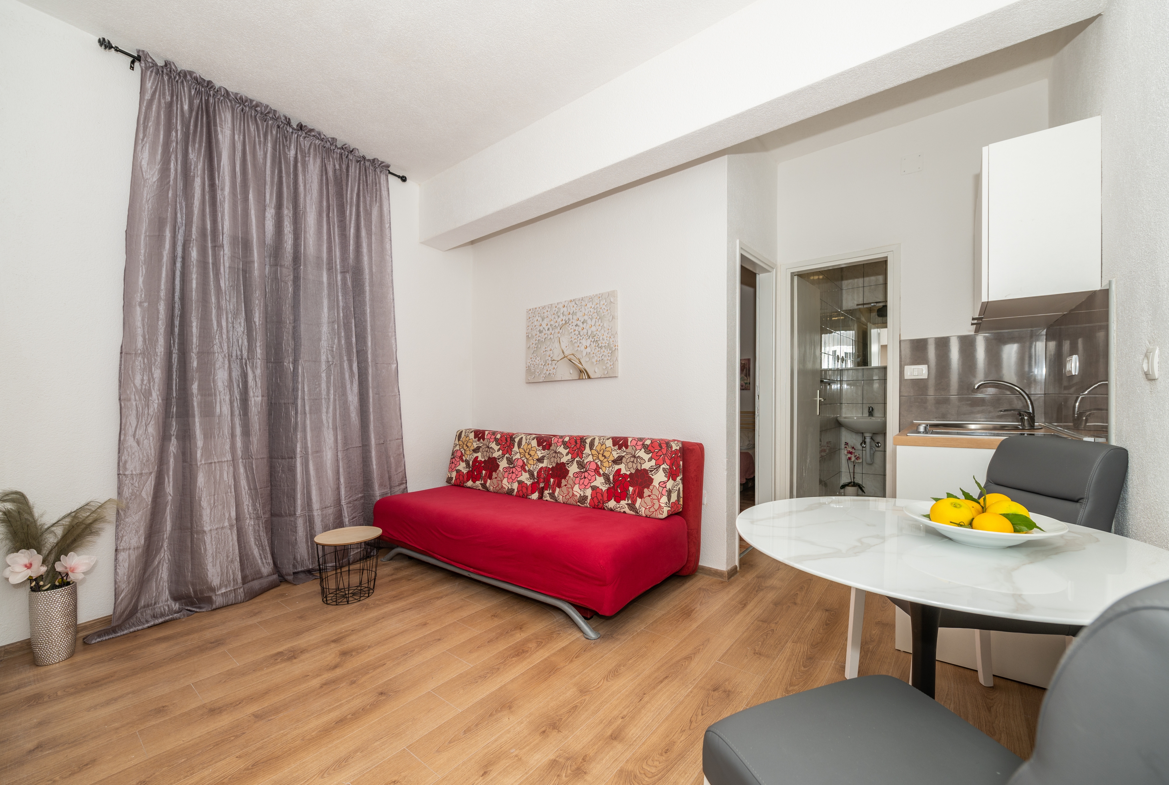 One bedroom apartment with air-conditioning Makarska (A-21425-b)