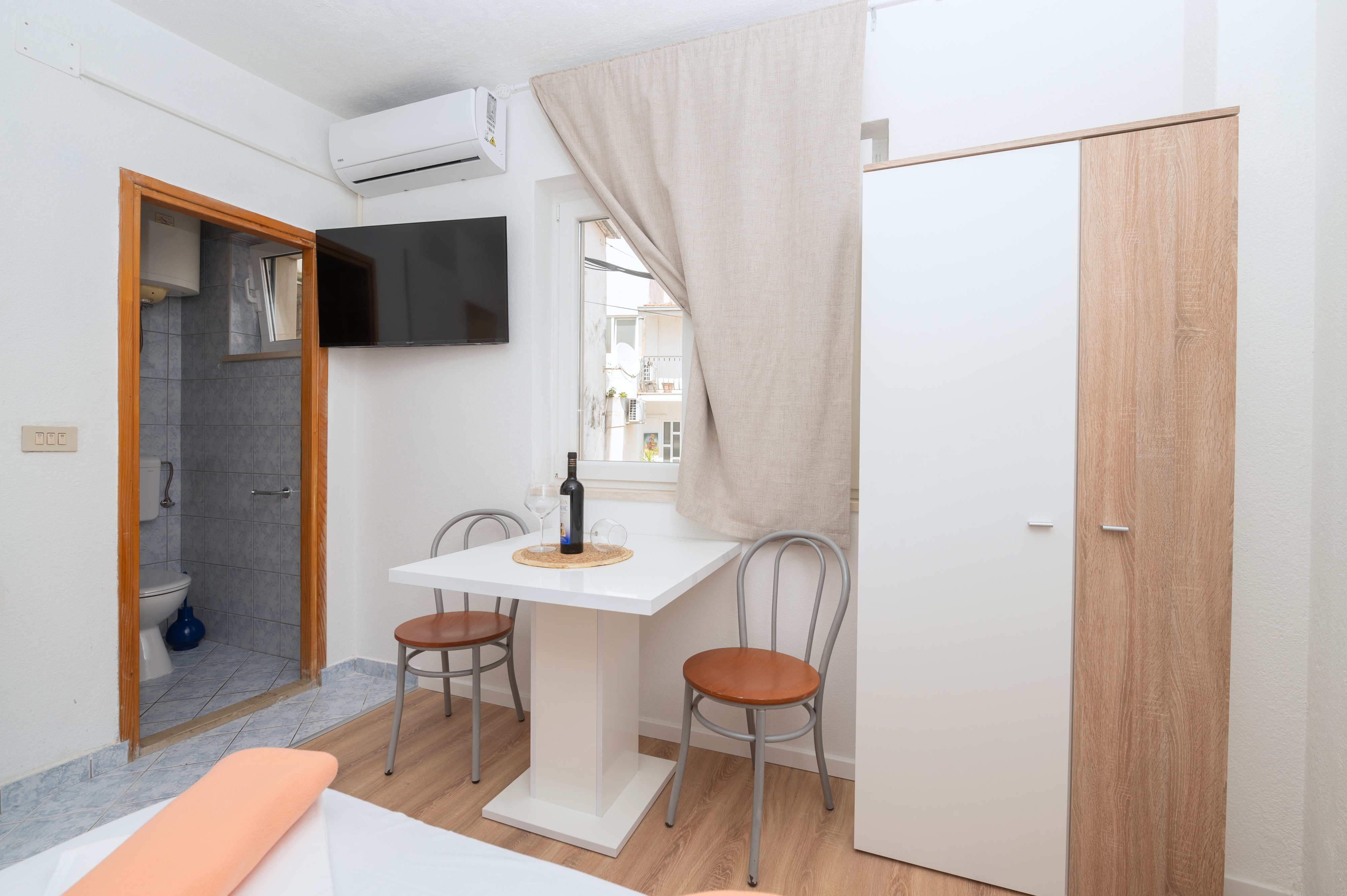Studio flat with air-conditioning Makarska (AS-21425-b)