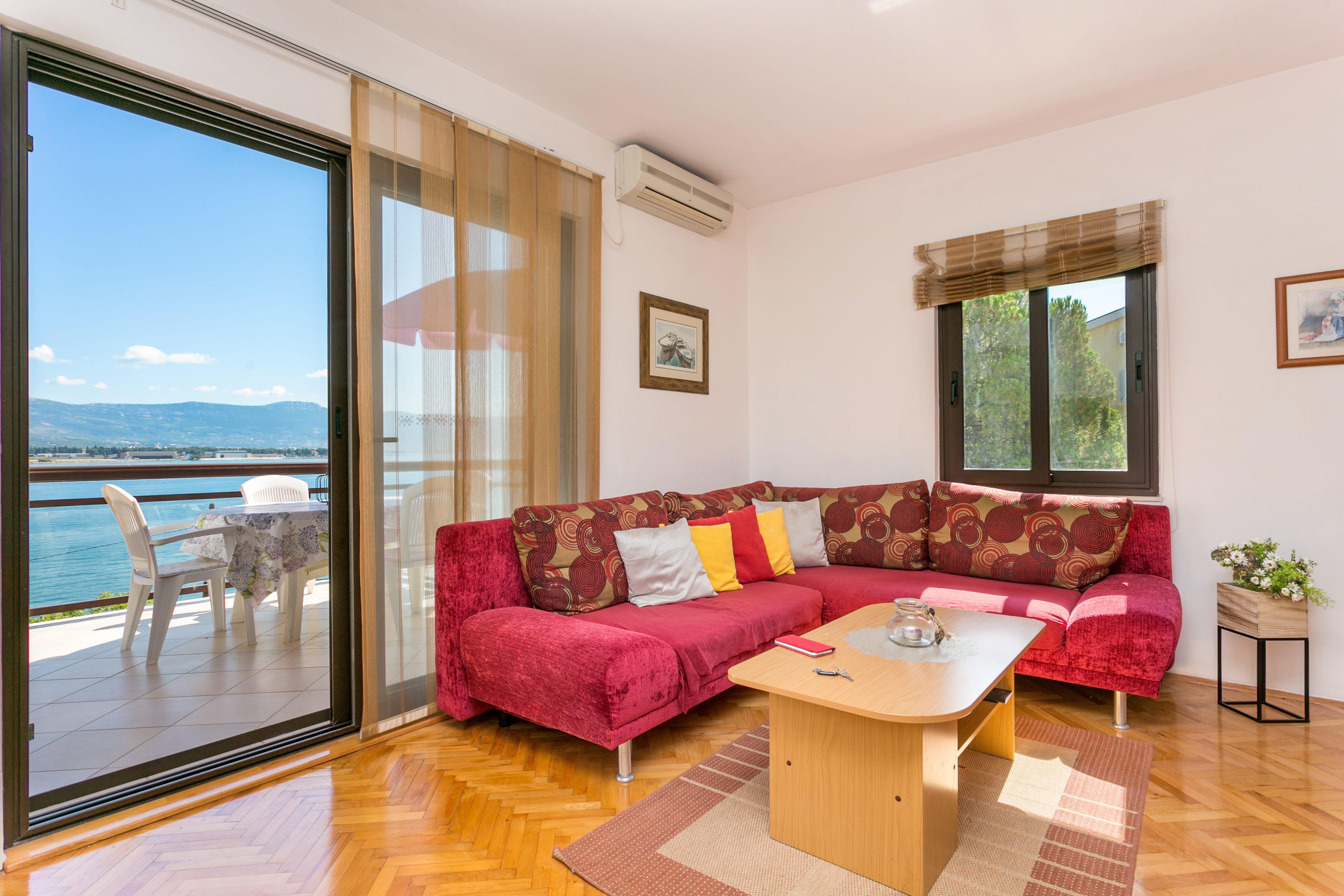 Two bedroom apartment near beach Mastrinka, Čiovo (A-21442-a)