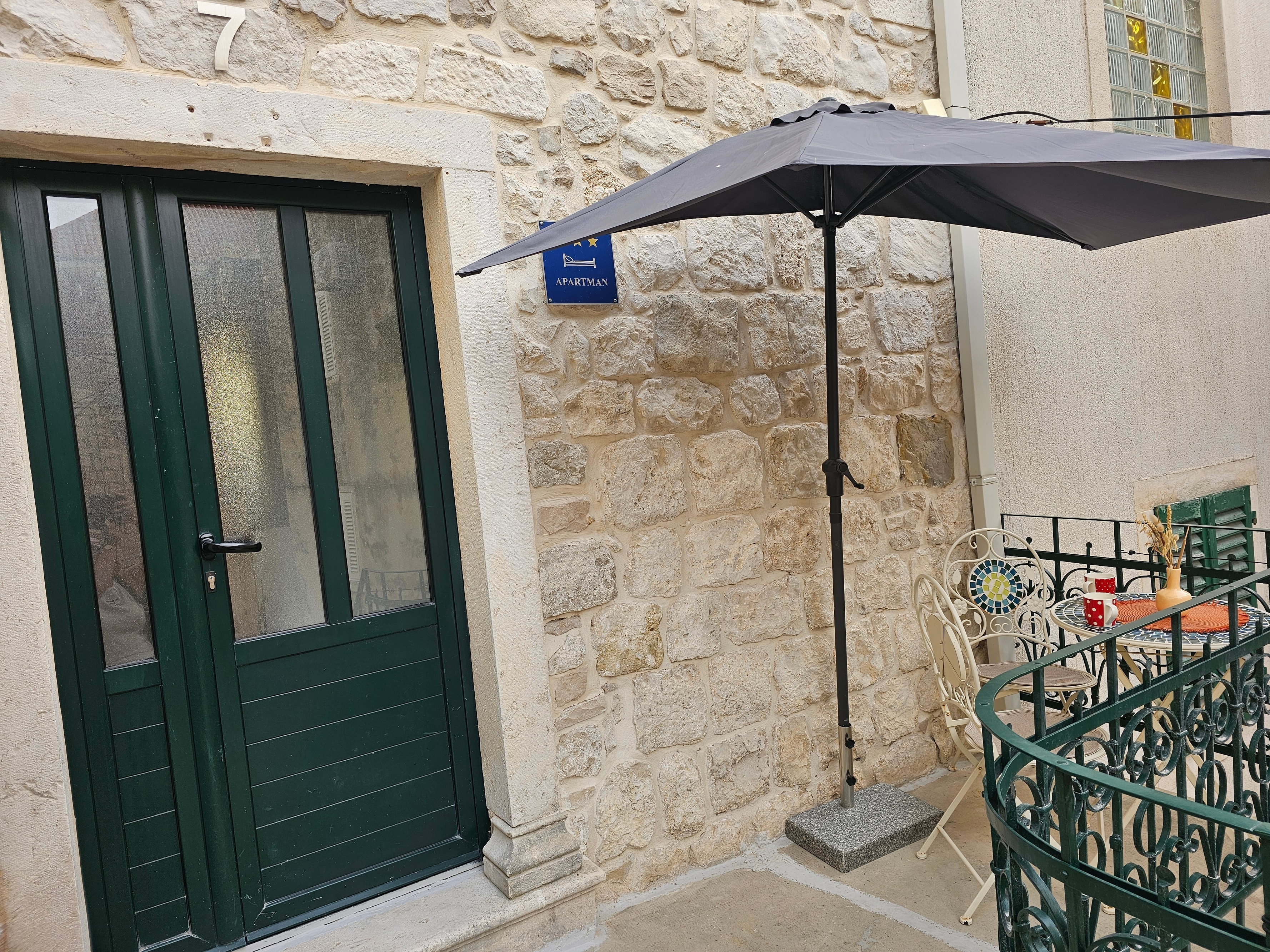 Two bedroom apartment with balcony Makarska  A-a