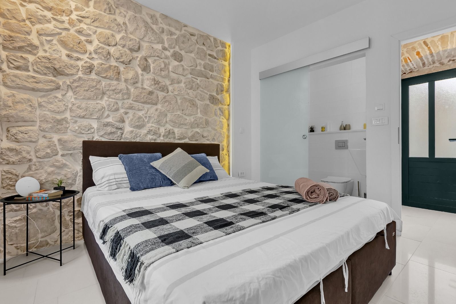 Two bedroom apartment with balcony Makarska  A-a