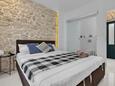 Makarska, Bedroom 2 in the apartment, air condition available and WiFi.