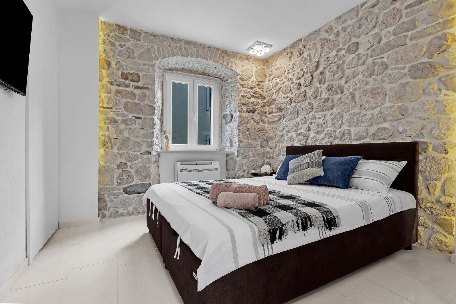 Two bedroom apartment with balcony Makarska  A-a