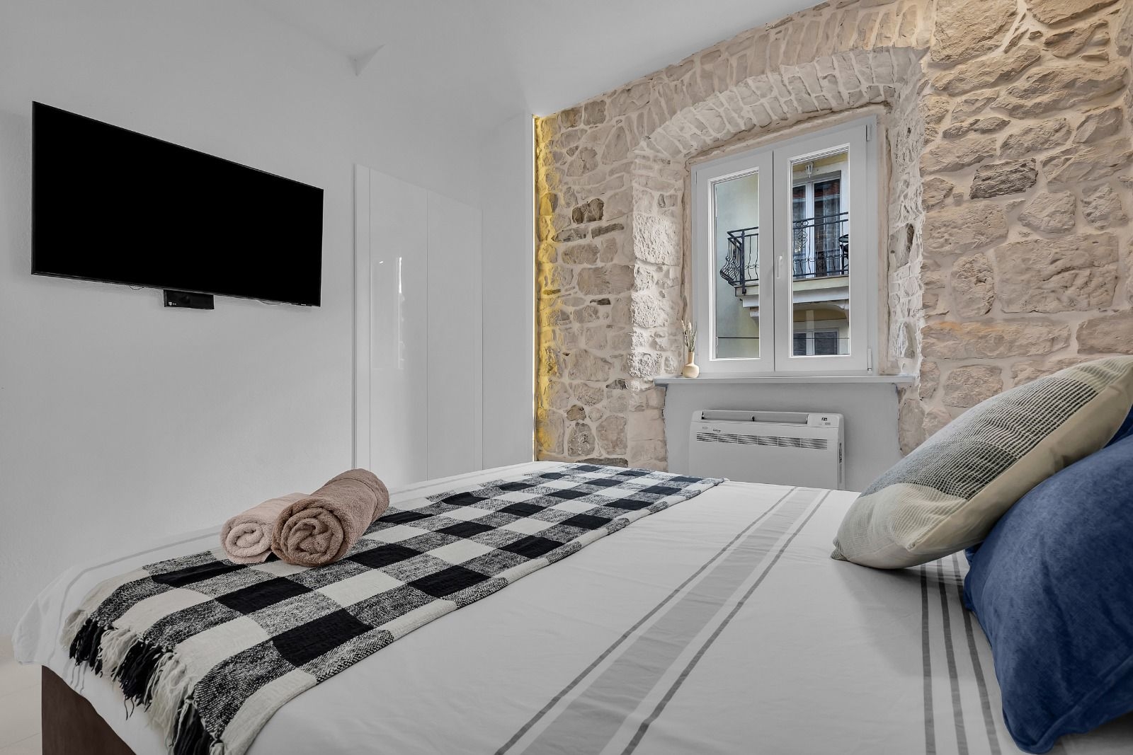 Two bedroom apartment with balcony Makarska  A-a
