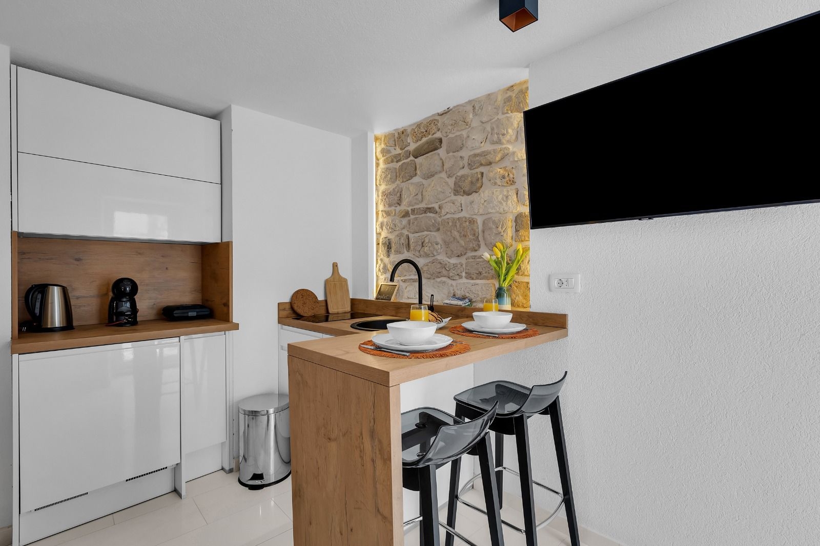 Studio flat with terrace Makarska (AS-21443-a)