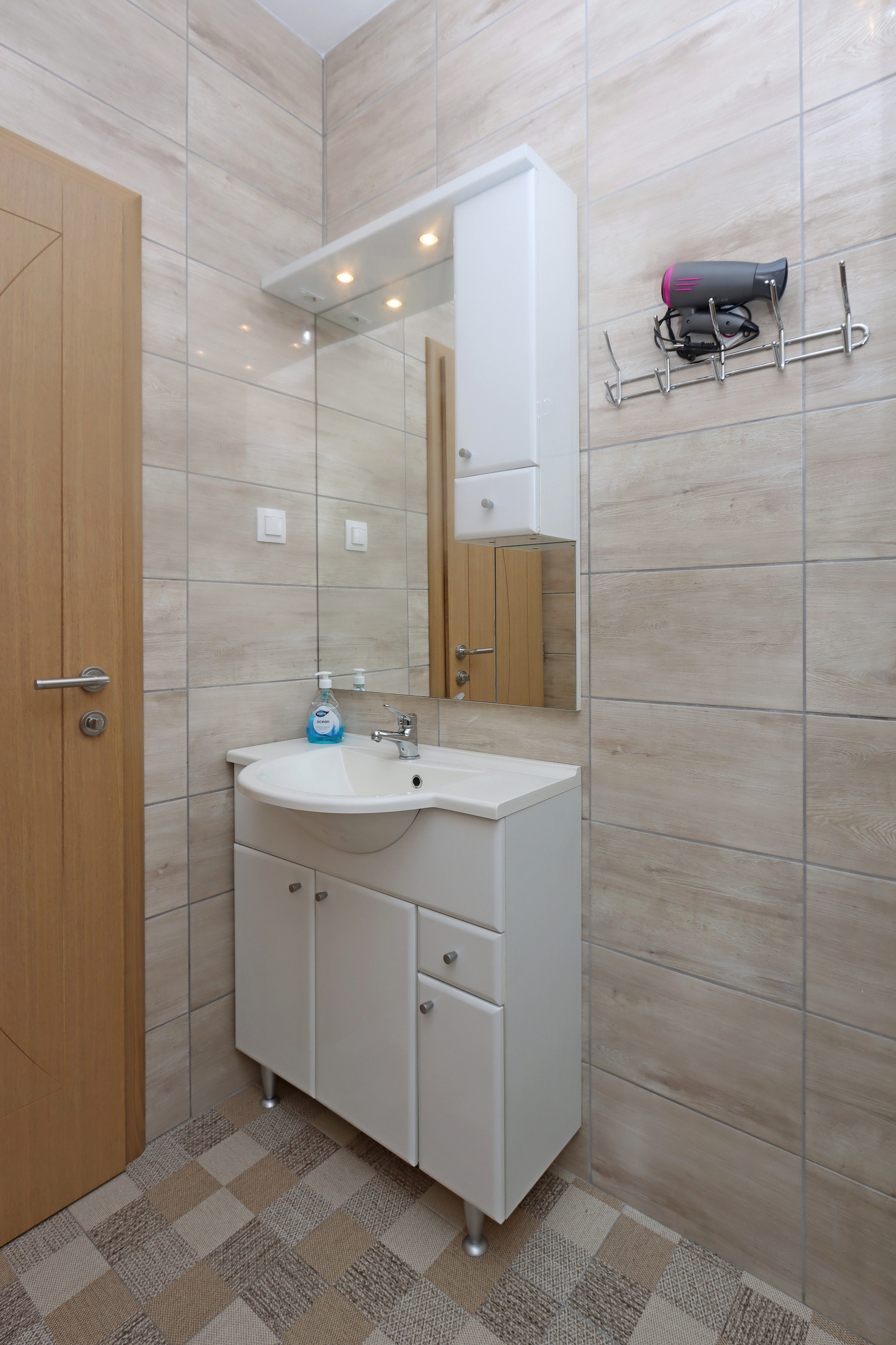 Two bedroom apartment with terrace and sea view Potočnica, Pag  A-a