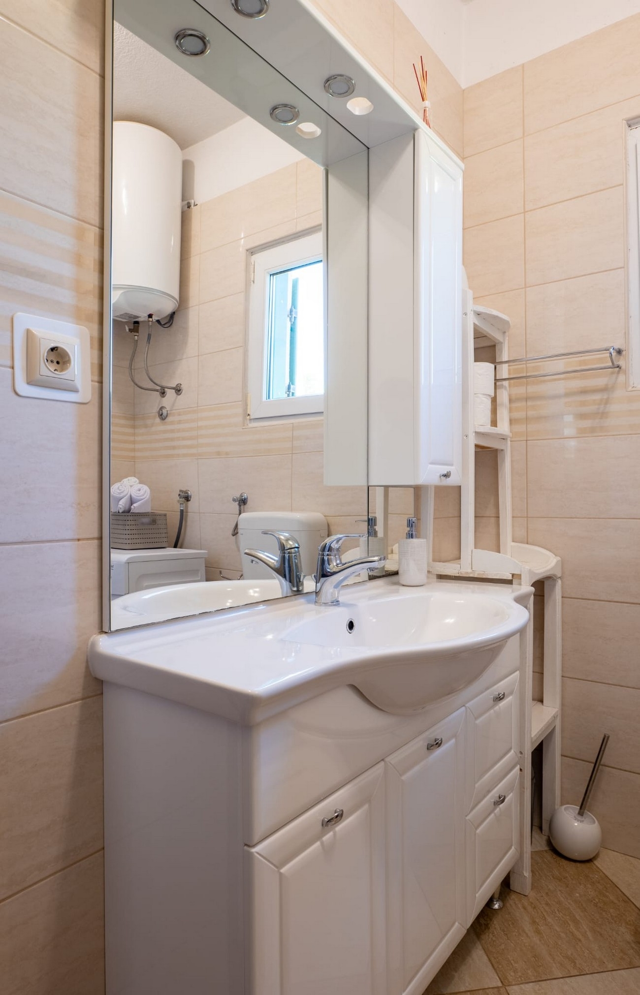 Three bedroom apartment with balcony Rtina - Stošići, Zadar  A-a