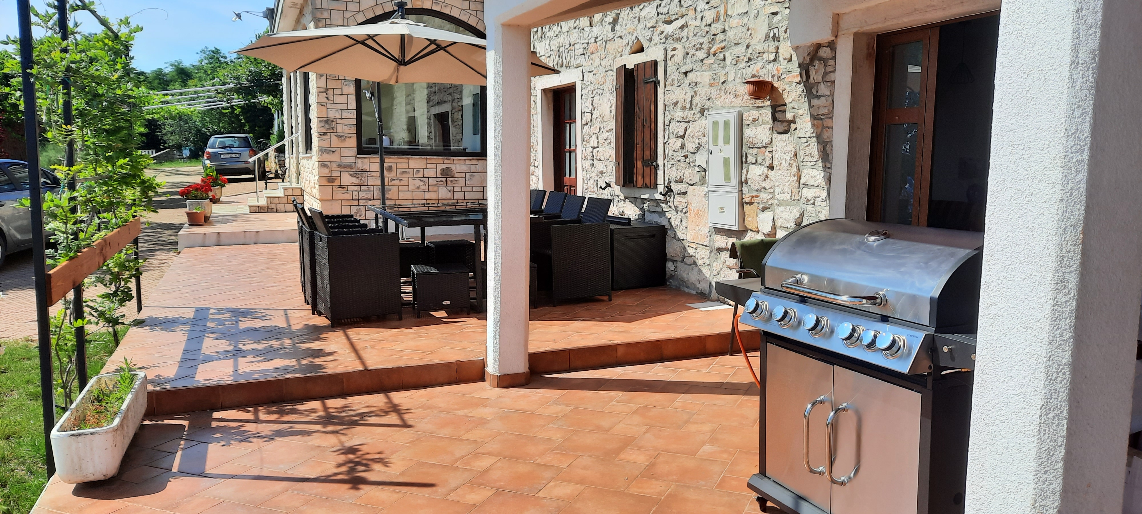 Four bedroom house with terrace and sea view Vardica, Umag  K