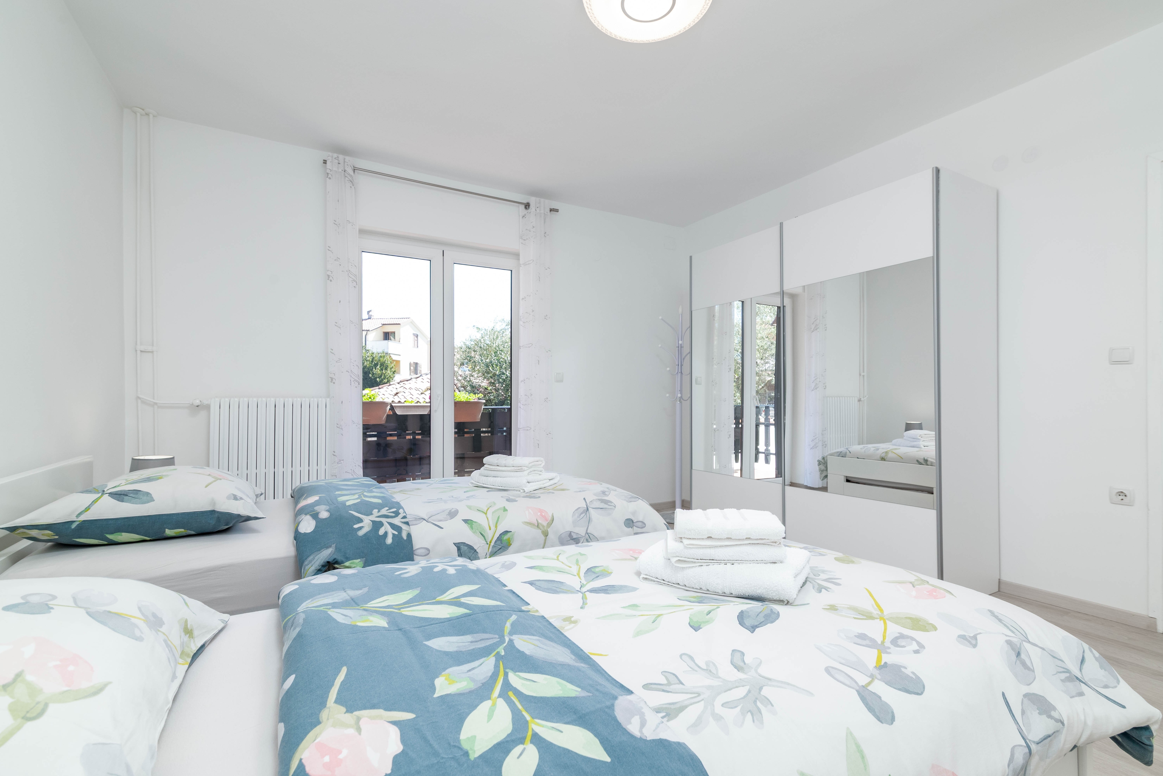 Two bedroom apartment with terrace Umag  A-a
