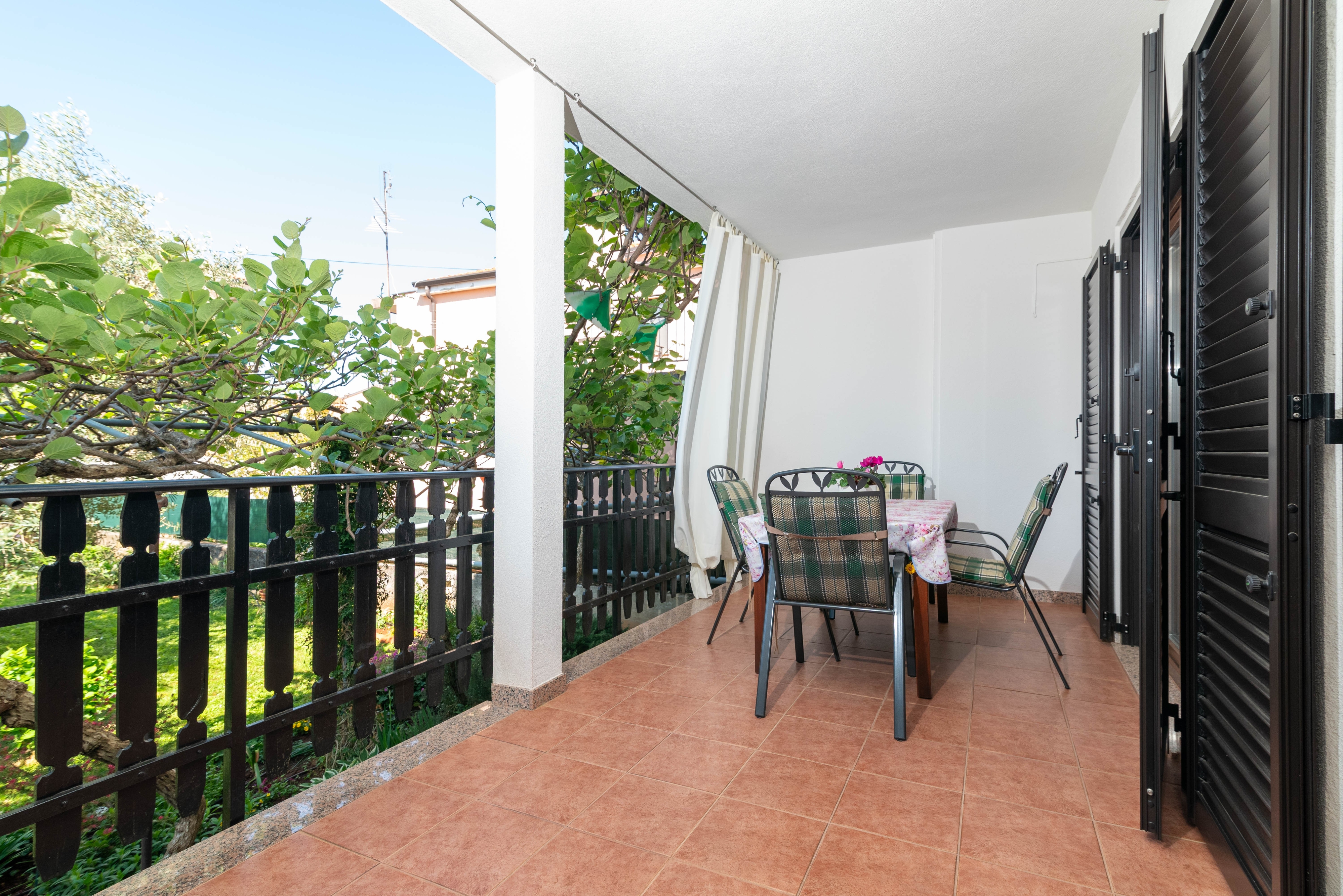 Two bedroom apartment with terrace Umag  A-a