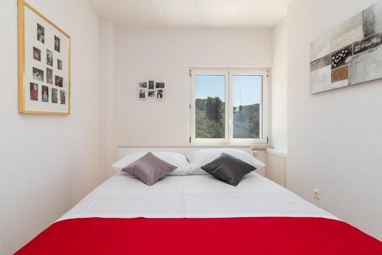 Three bedroom apartment with terrace and sea view Trogir  A-a