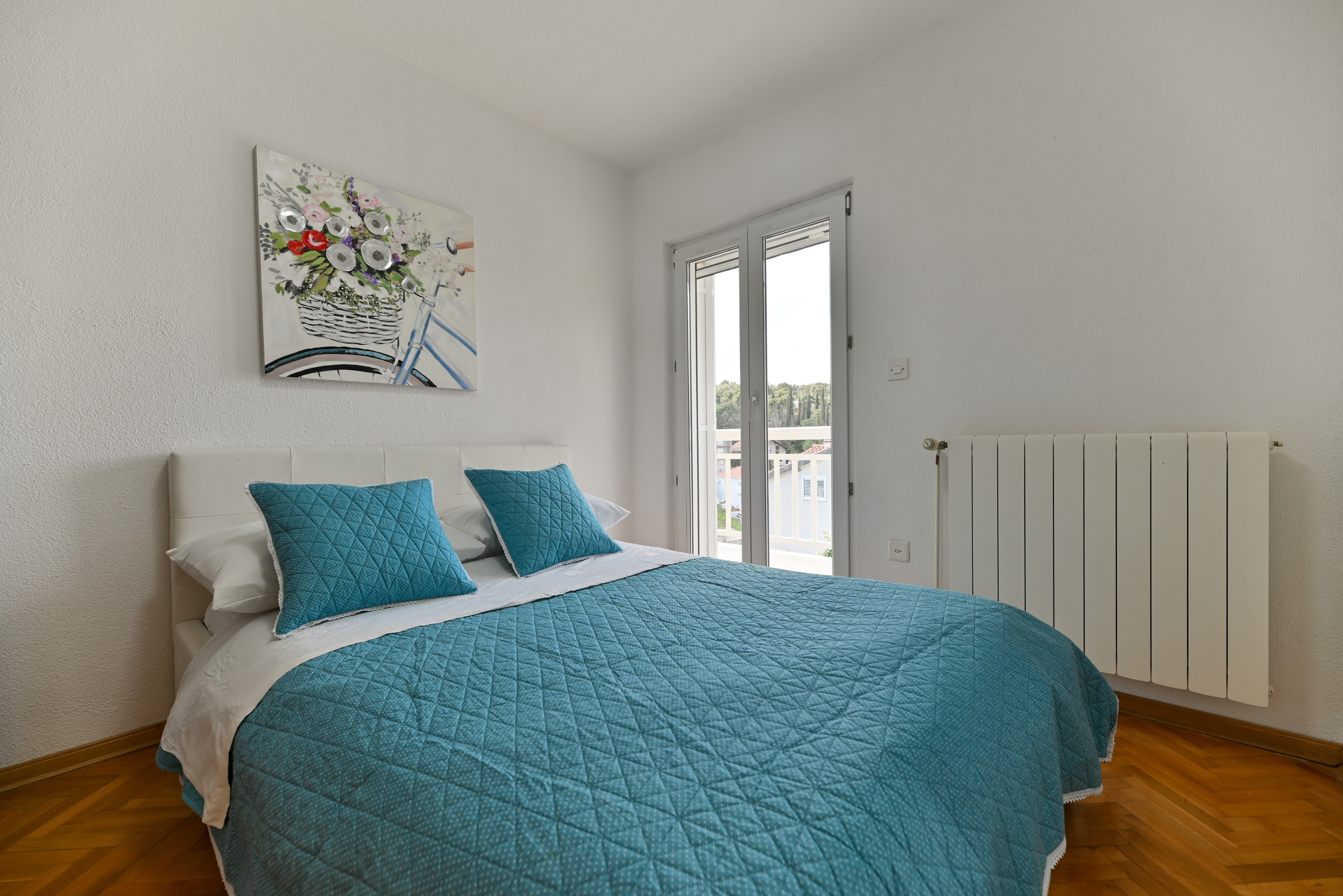 Three bedroom apartment with terrace Trogir  A-b