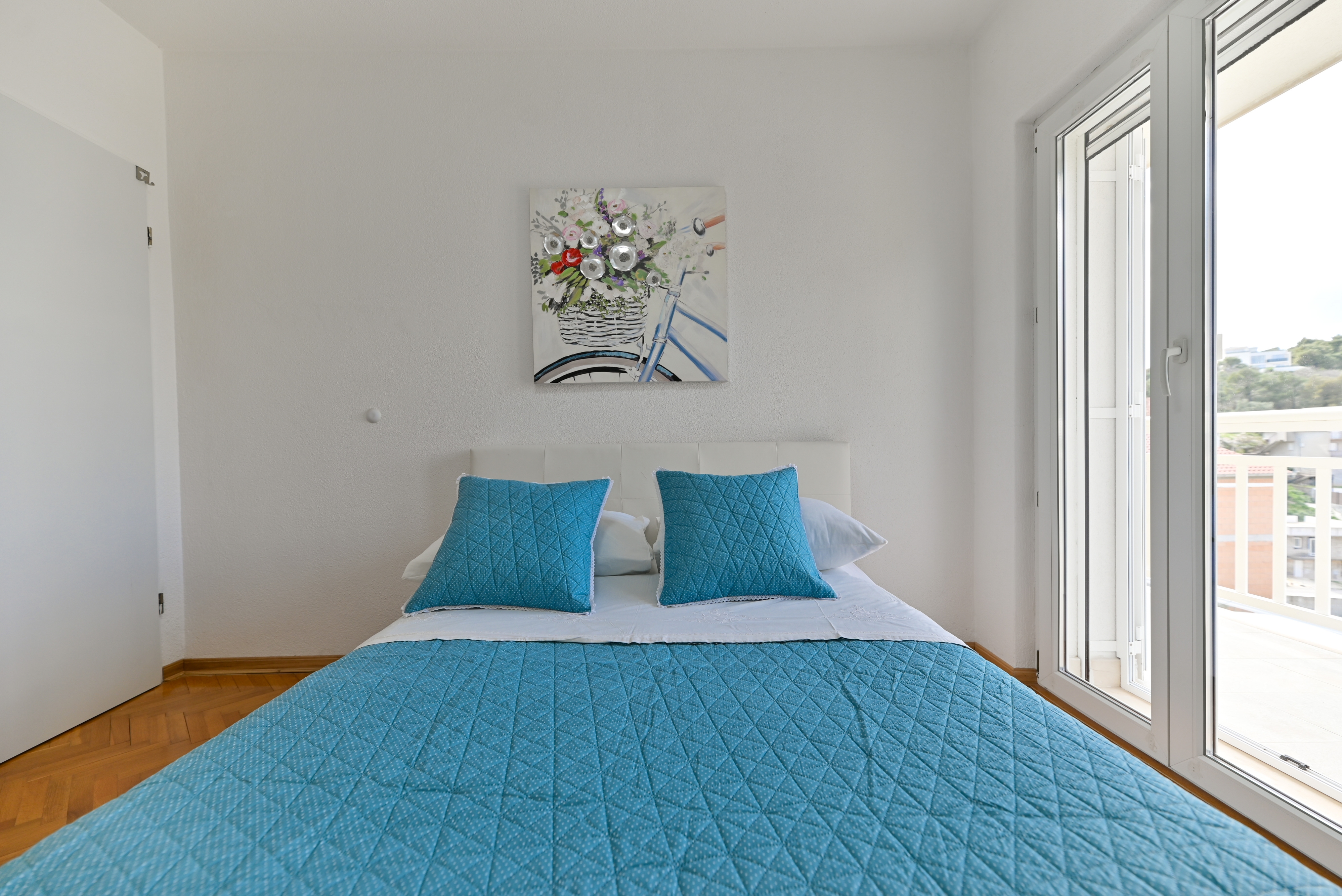 Three bedroom apartment with terrace Trogir  A-b