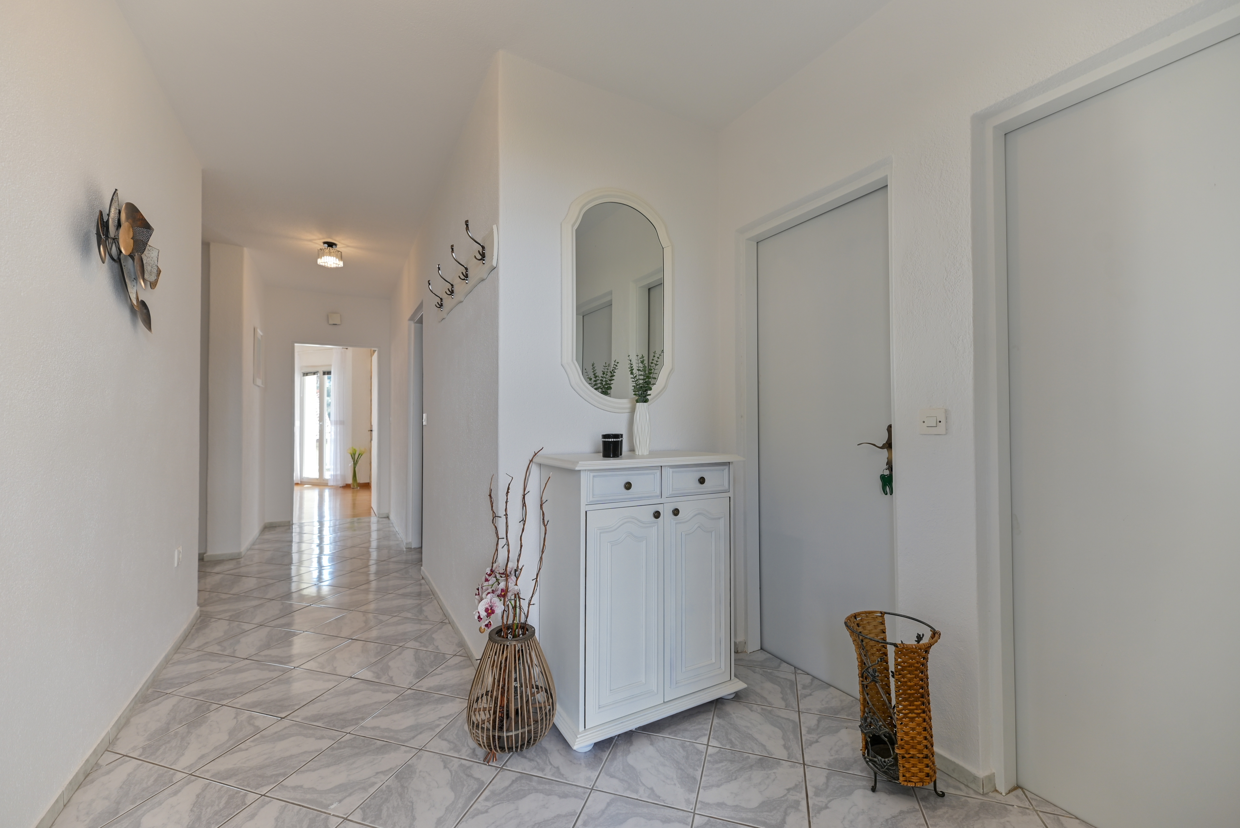 Three bedroom apartment with terrace Trogir  A-b