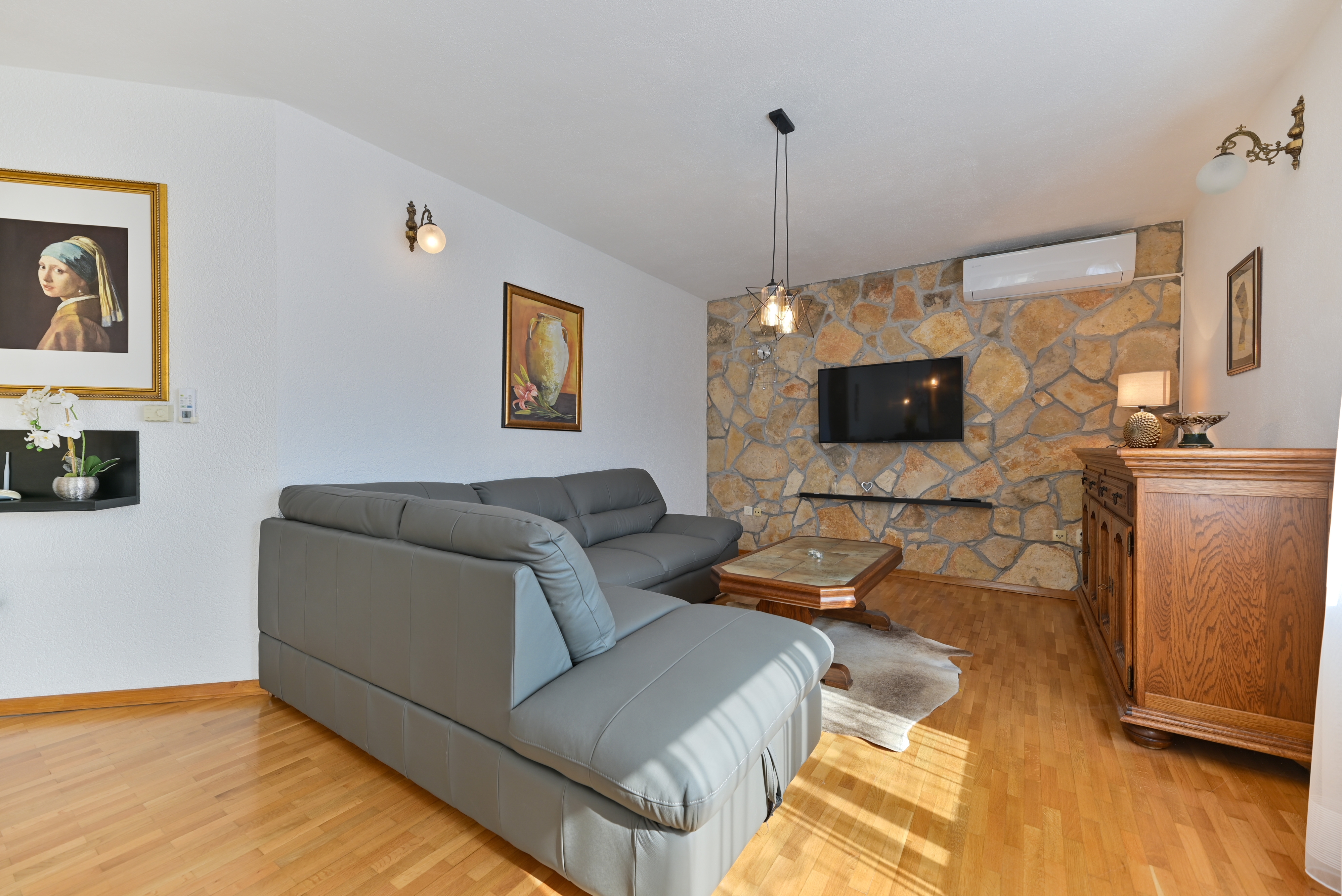Three bedroom apartment with terrace Trogir (A-21466-b)