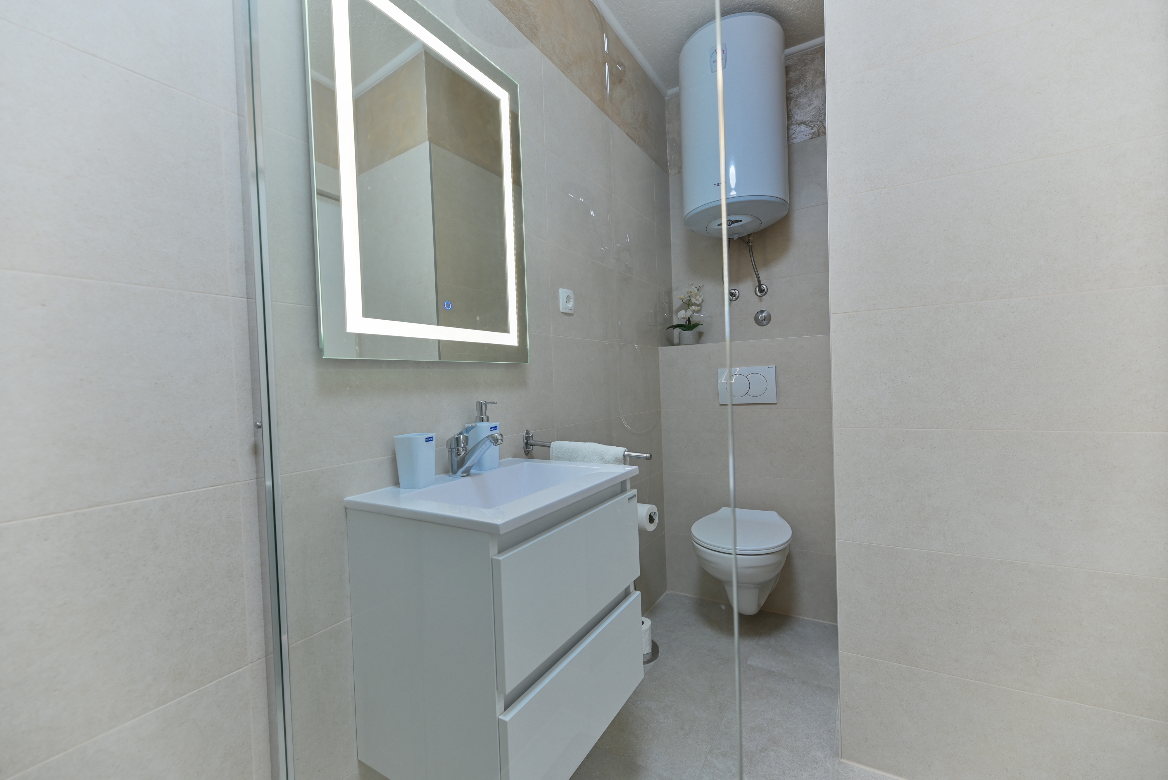 Two bedroom apartment with terrace Trogir  A-c