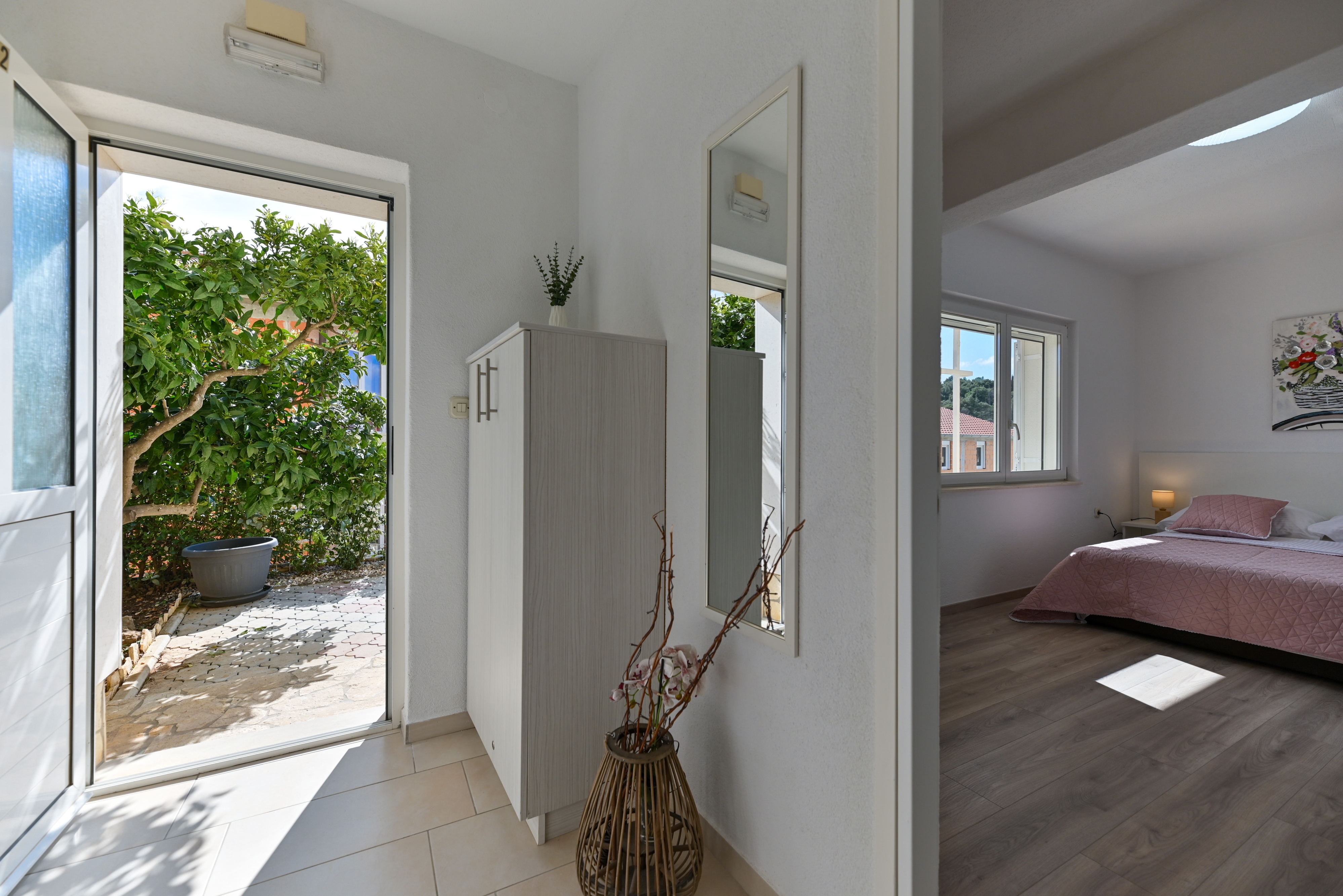Two bedroom apartment with terrace Trogir  A-c