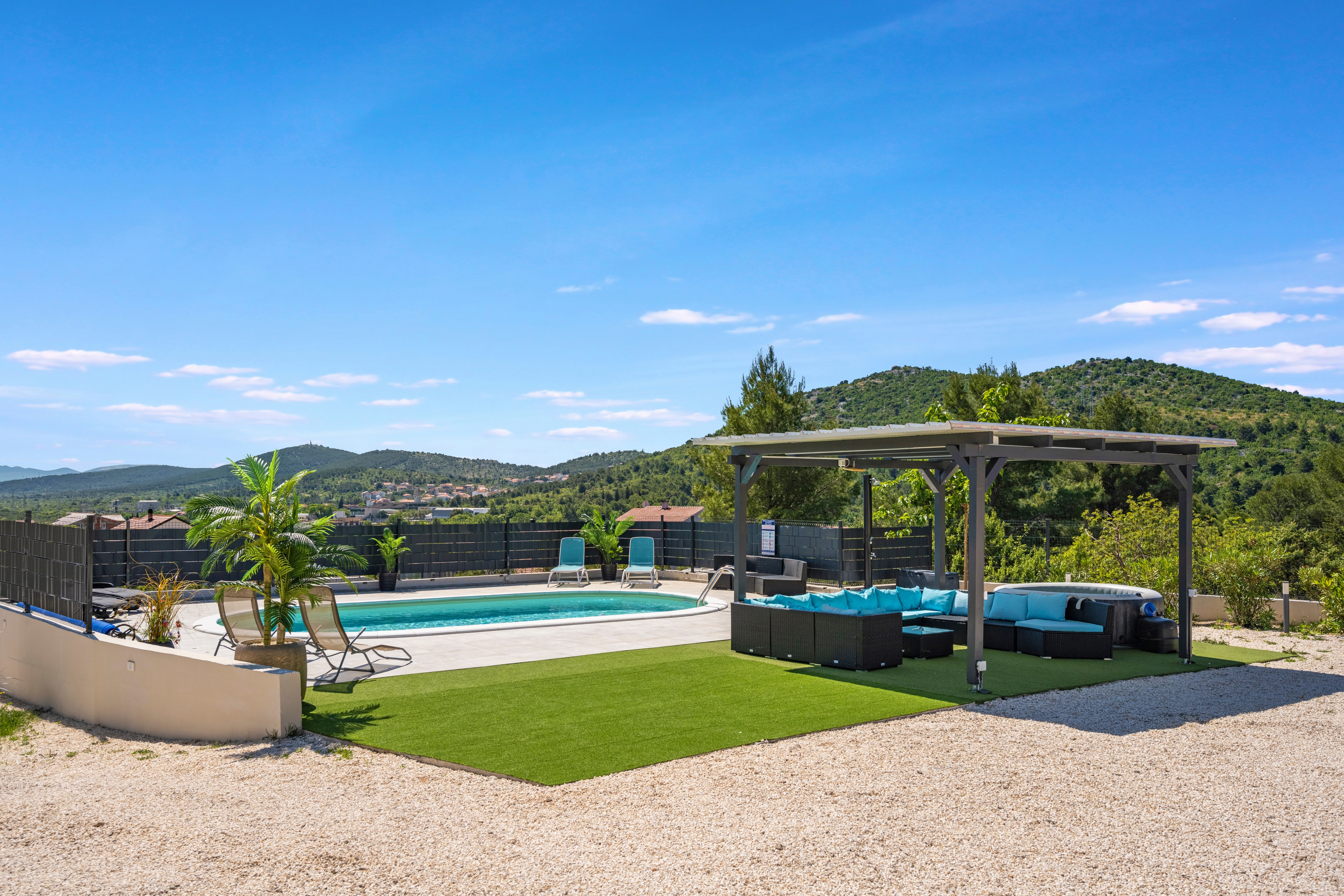Three bedroom house with terrace Šibenik  K