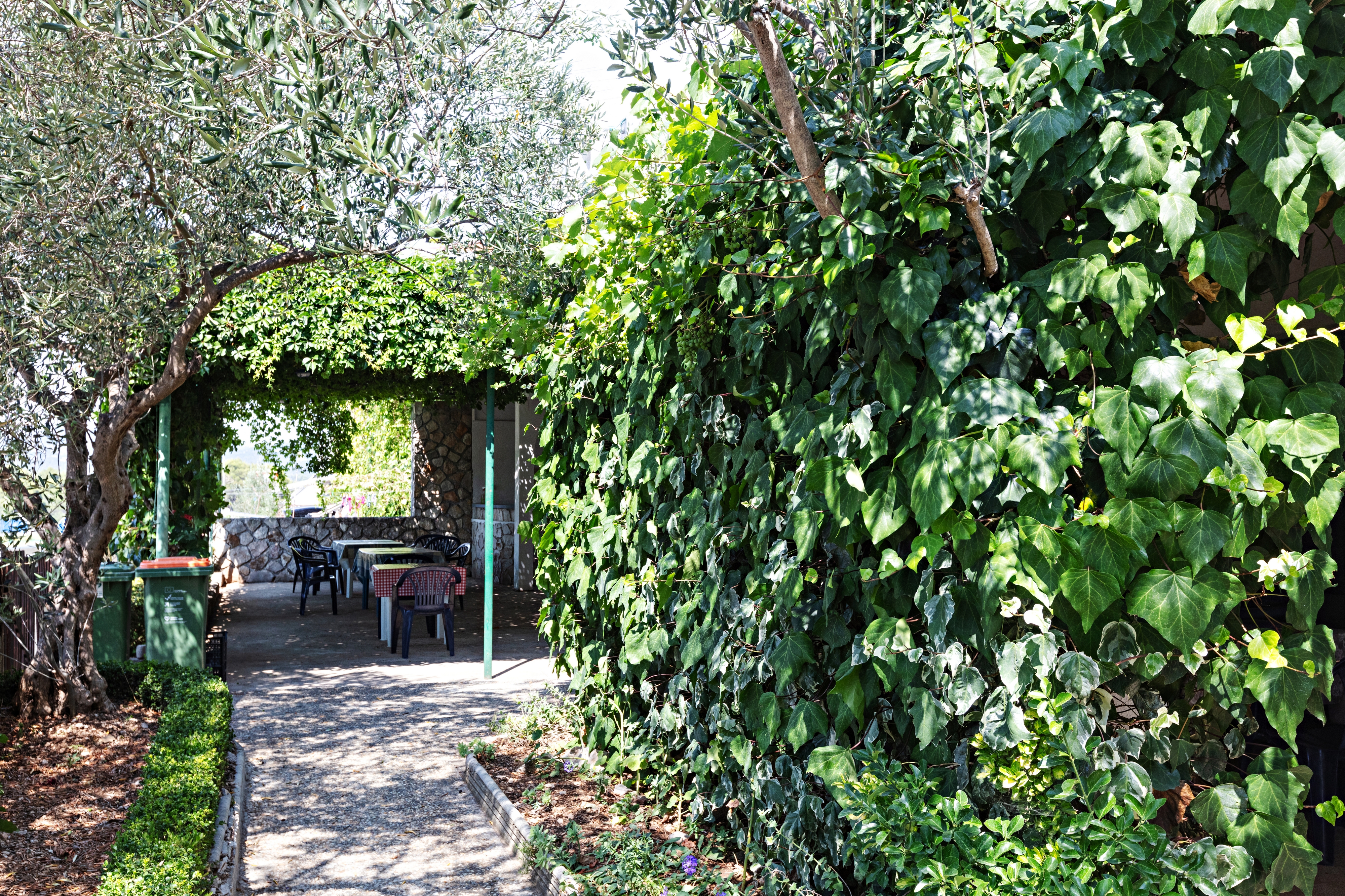 Two bedroom apartment with terrace Pirovac (Šibenik) (A-21487-a)