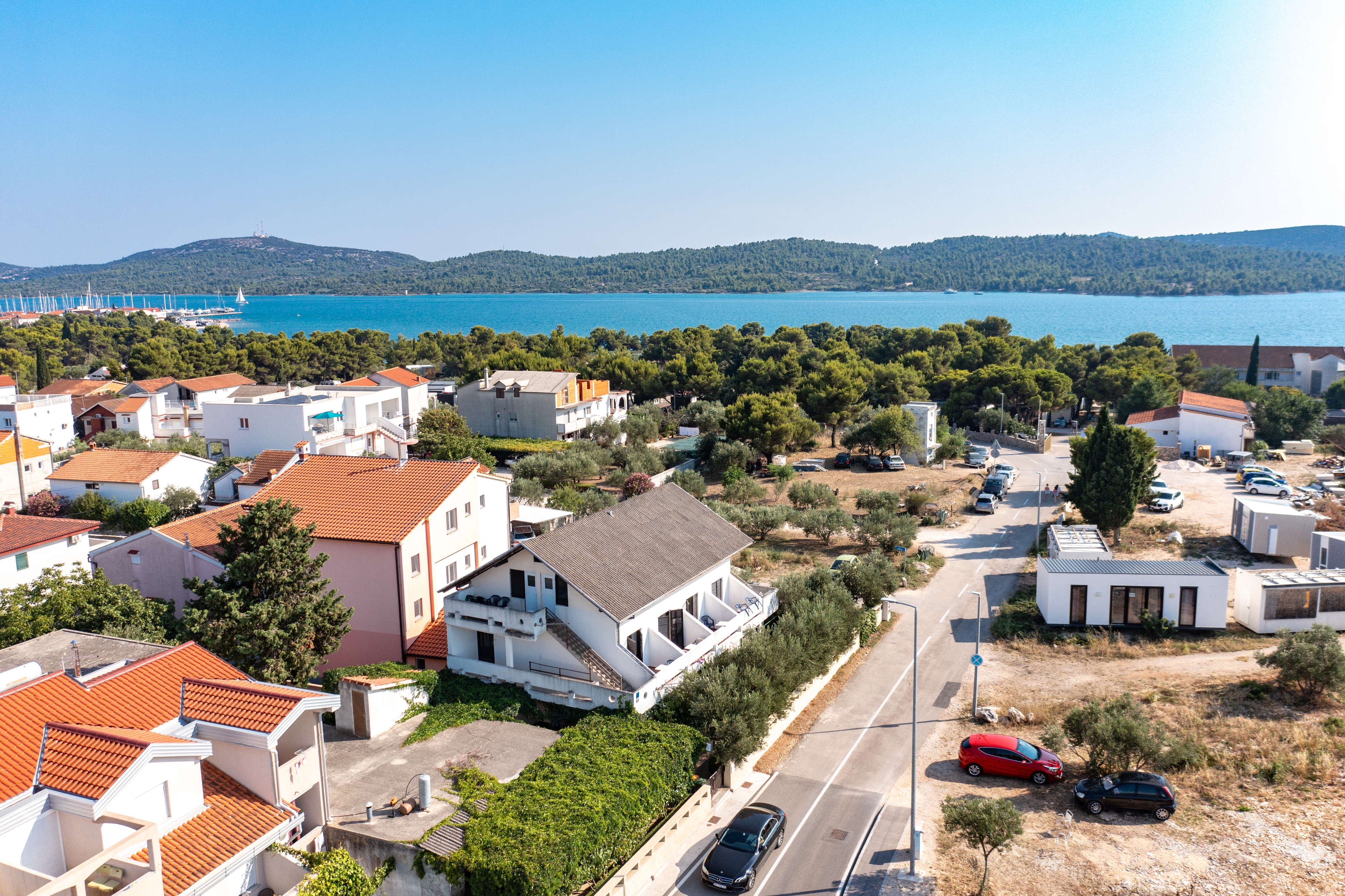 Room with balcony and sea view Pirovac, Šibenik  S-d