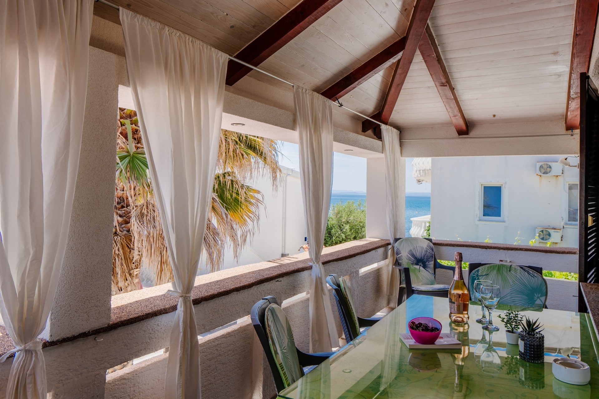 One bedroom apartment near beach Vir  A-a