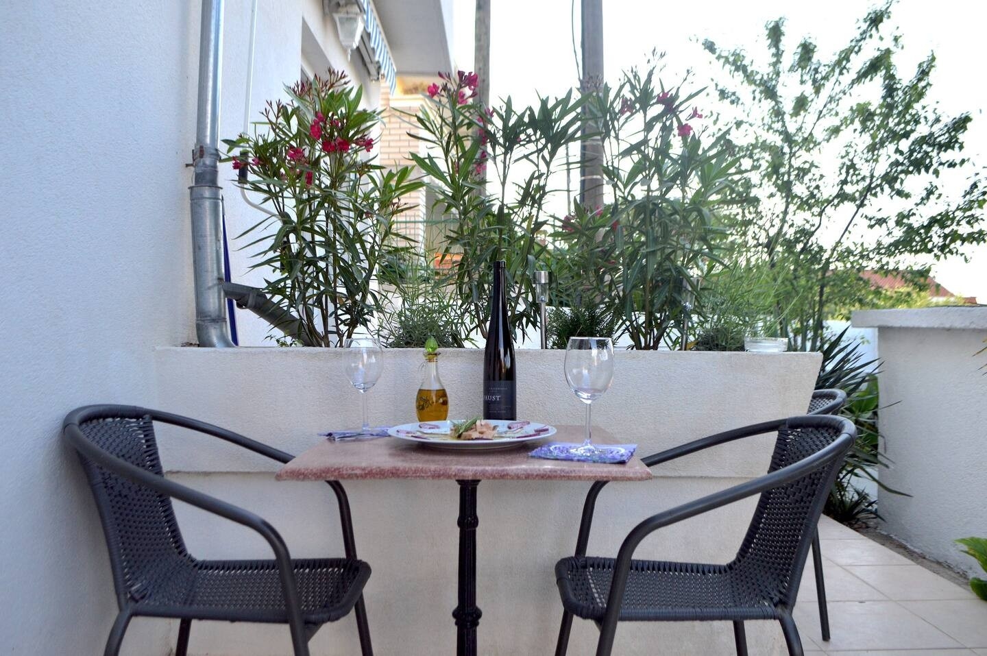 One bedroom apartment with terrace Preko, Ugljan  A-d