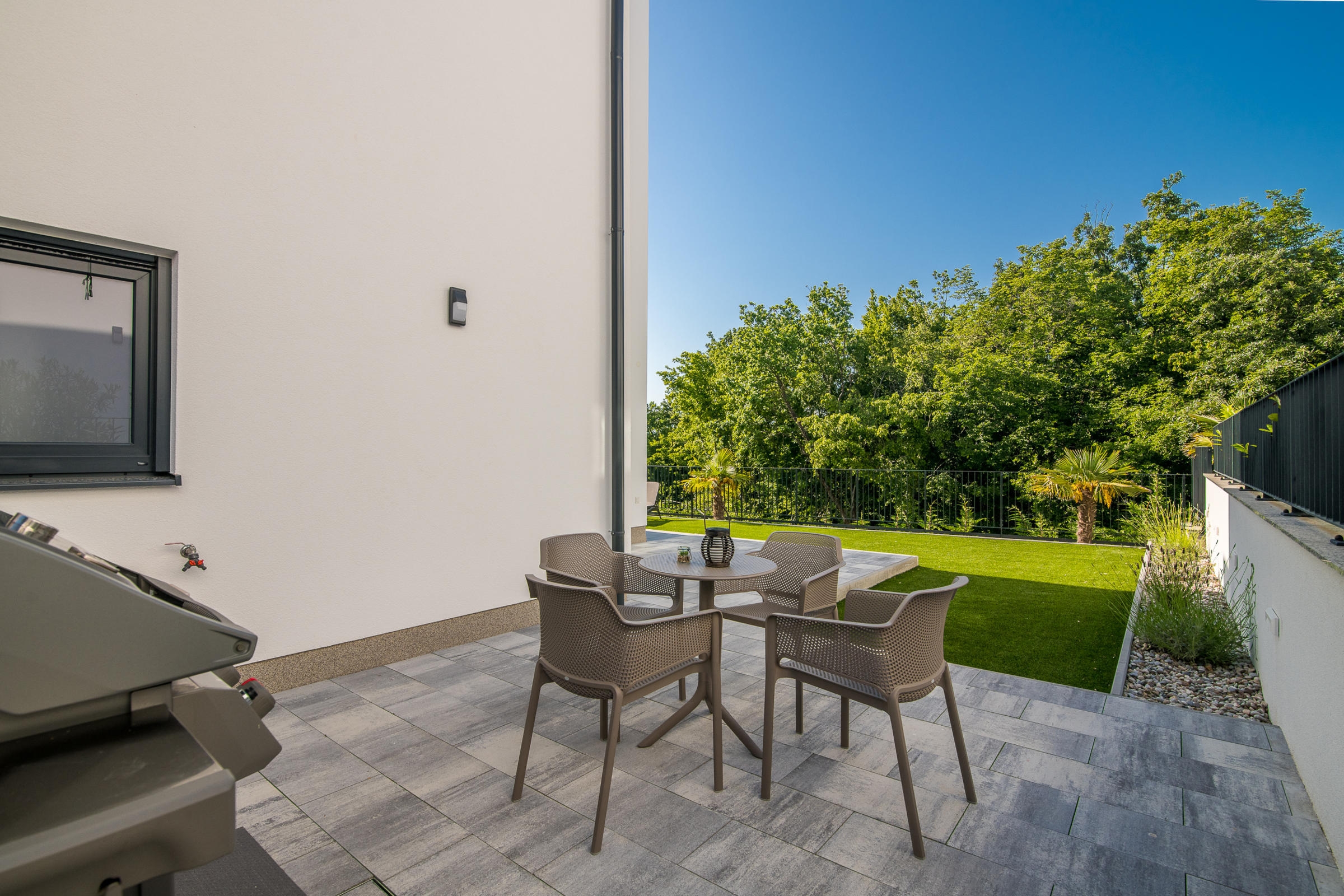 Two bedroom apartment with terrace Njivice, Krk  A-a