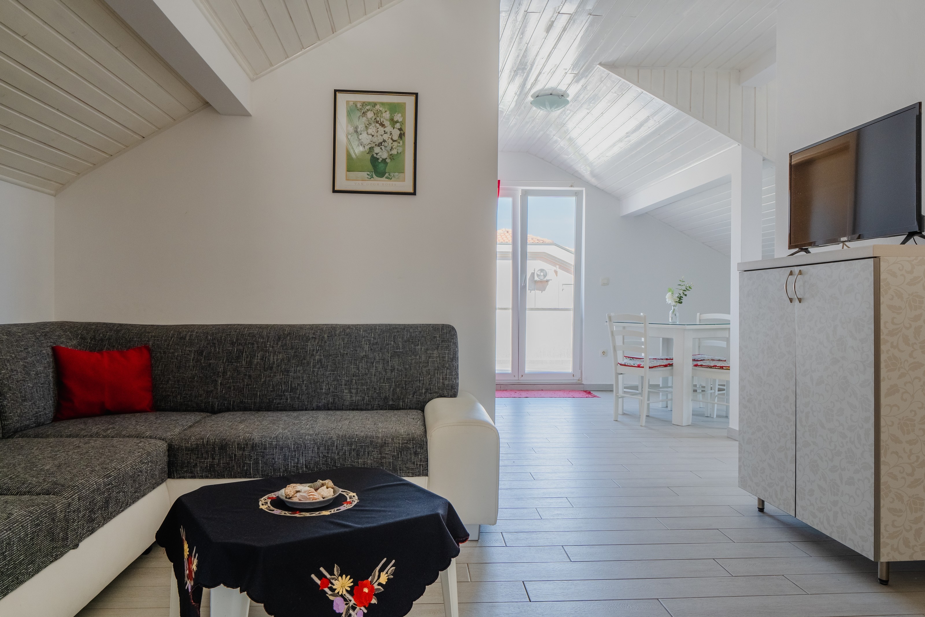 One bedroom apartment with terrace Vir  A-a