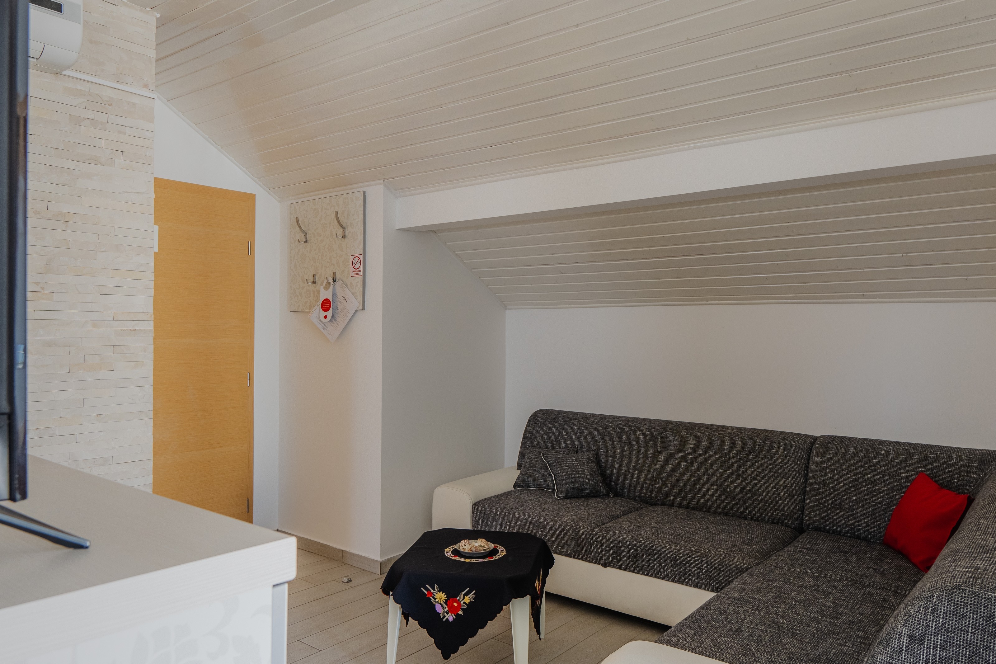 One bedroom apartment with terrace Vir  A-a