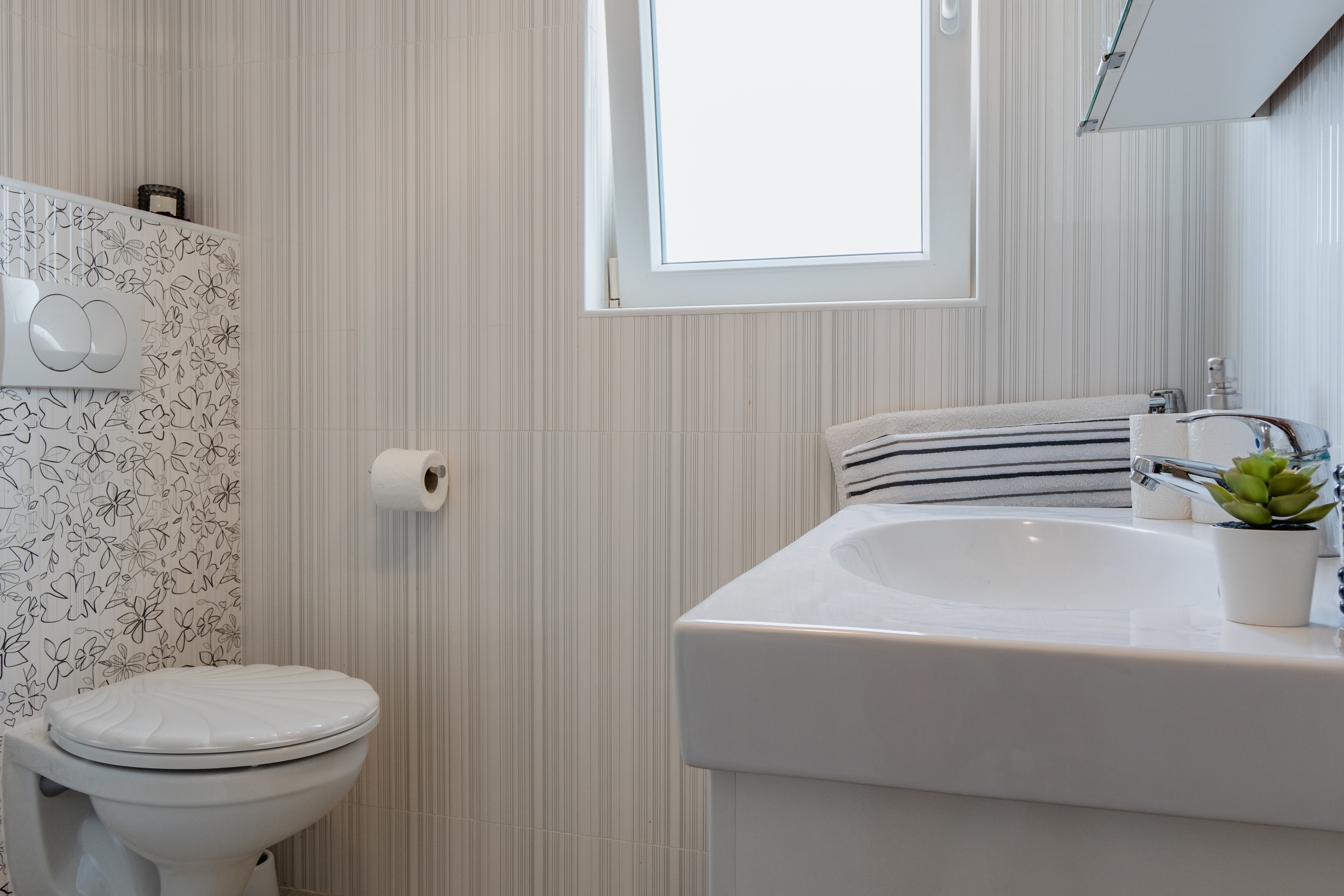 Studio flat with balcony Vir  AS-a
