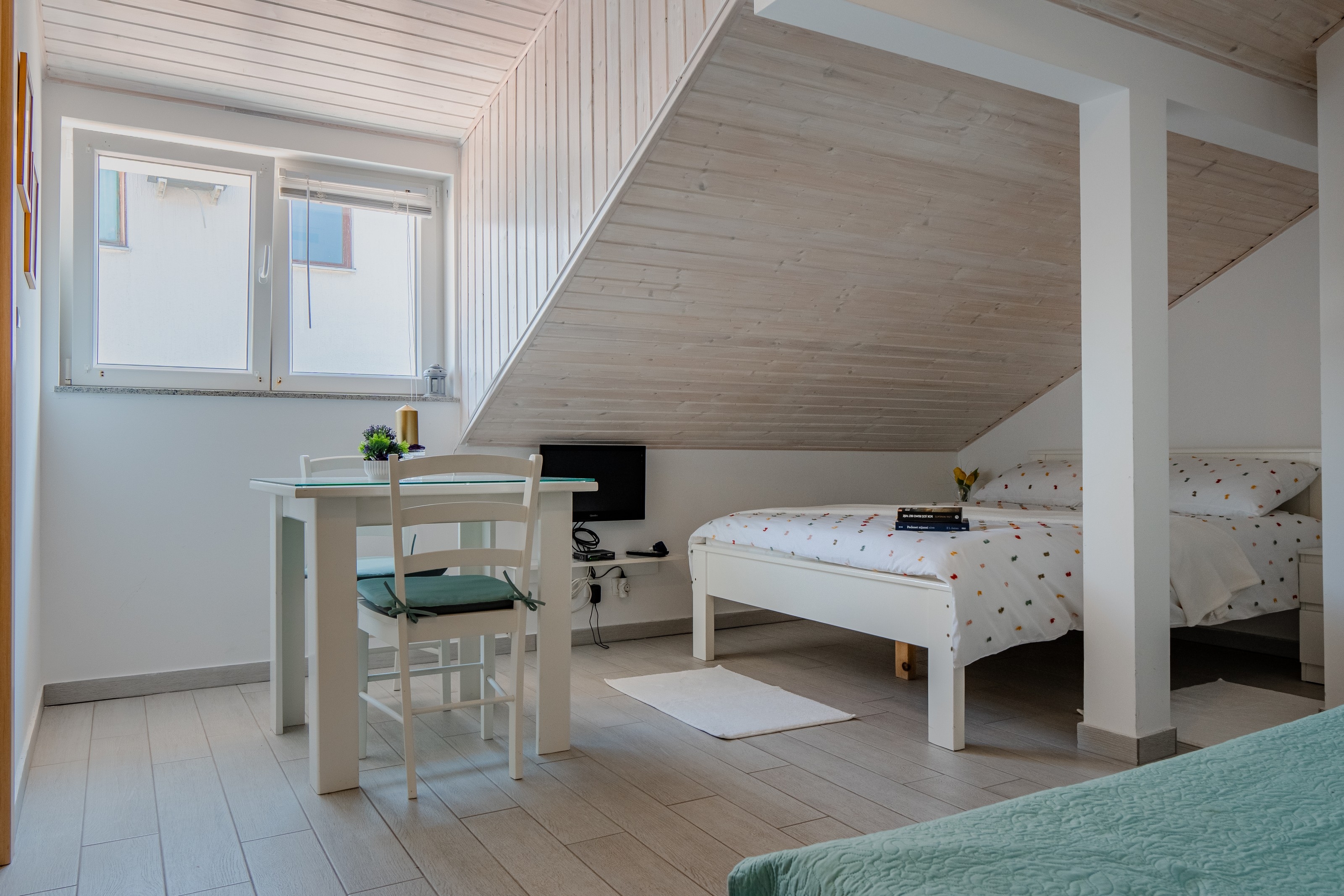 Studio flat with balcony Vir  AS-a