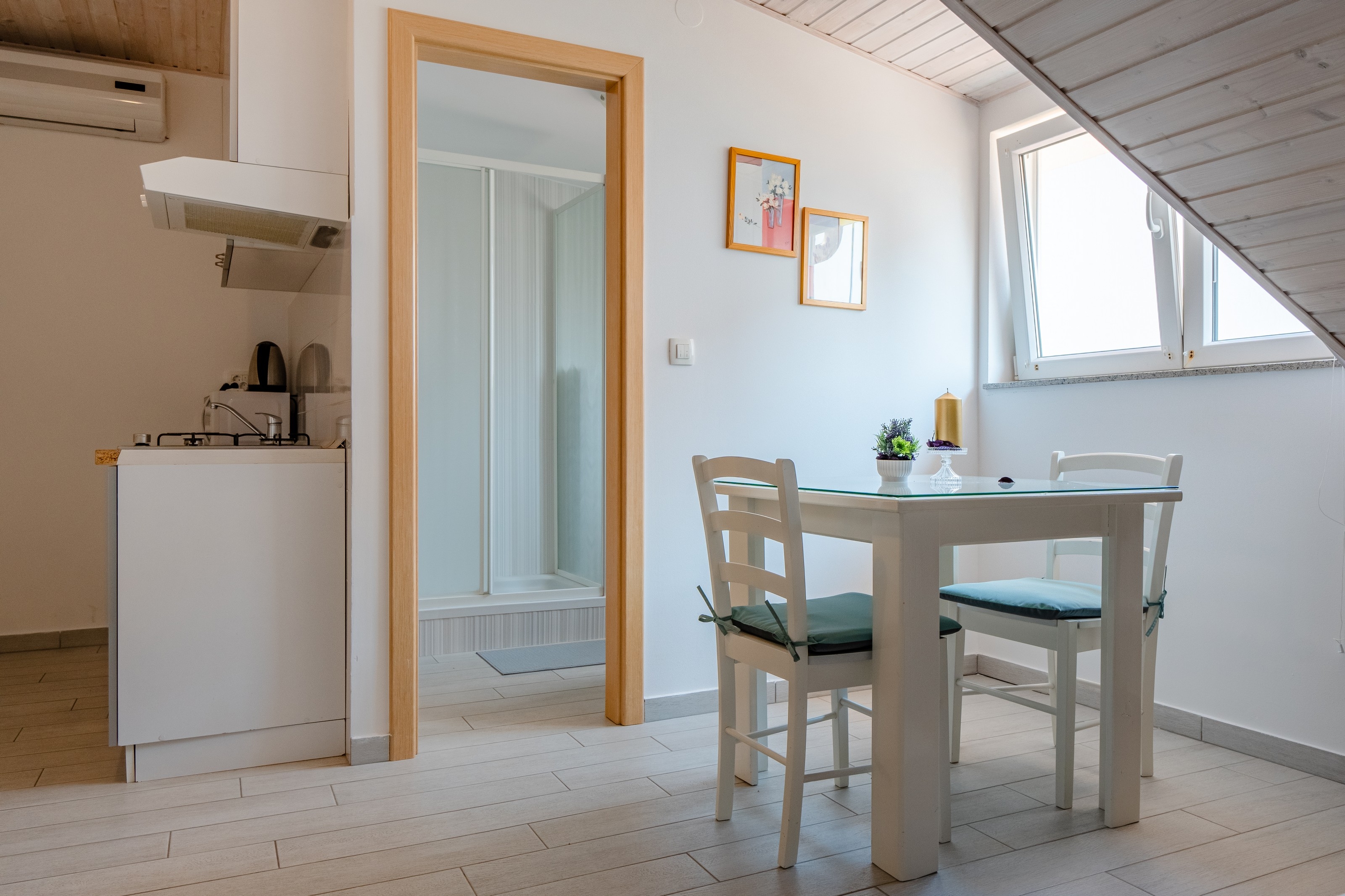 Studio flat with balcony Vir  AS-a